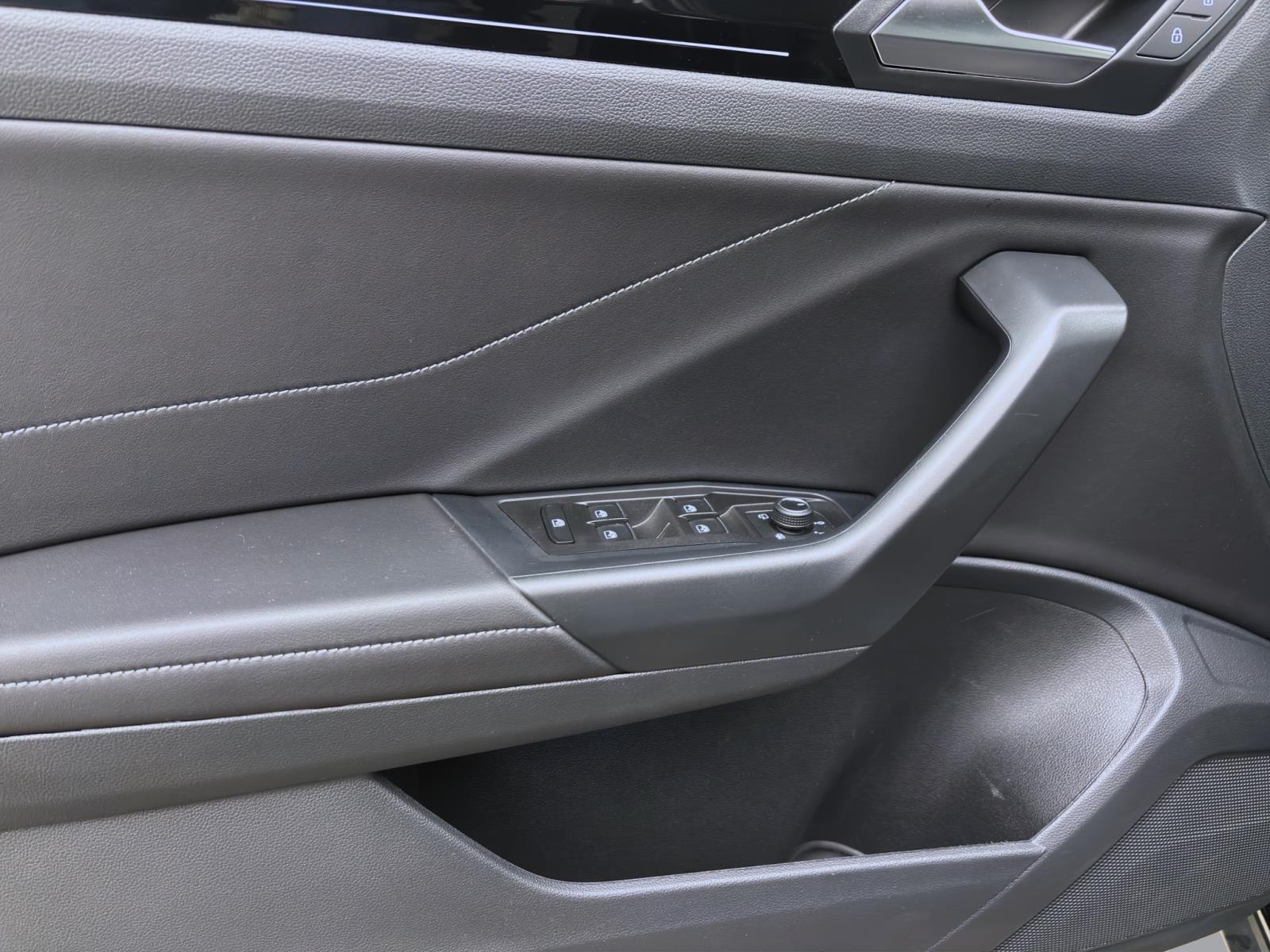 Bild 9: Volkswagen T-Roc 1.5 TSI DSG R-LINE NAVI AHK KAMERA KLIMA