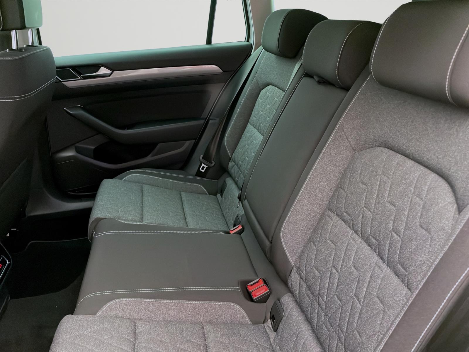 Bild 14: Volkswagen Passat Variant 2.0 TDI DSG BUSINESS NAVI PDC KAMERA SITZHZG