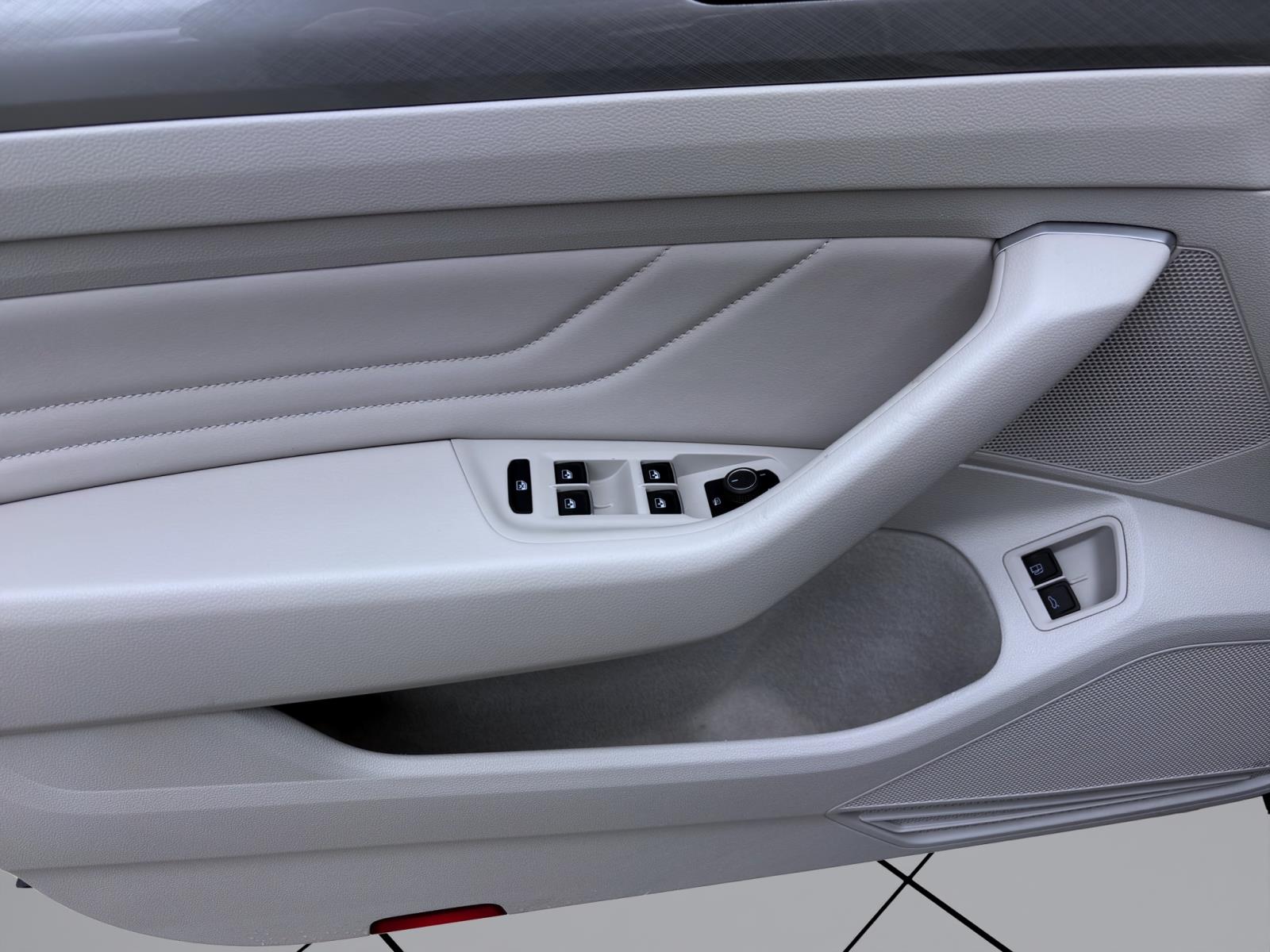 Bild 9: Volkswagen Passat Variant 1.4 TSI eHybrid DSG GTE PANO AHK 360° LED NAVI