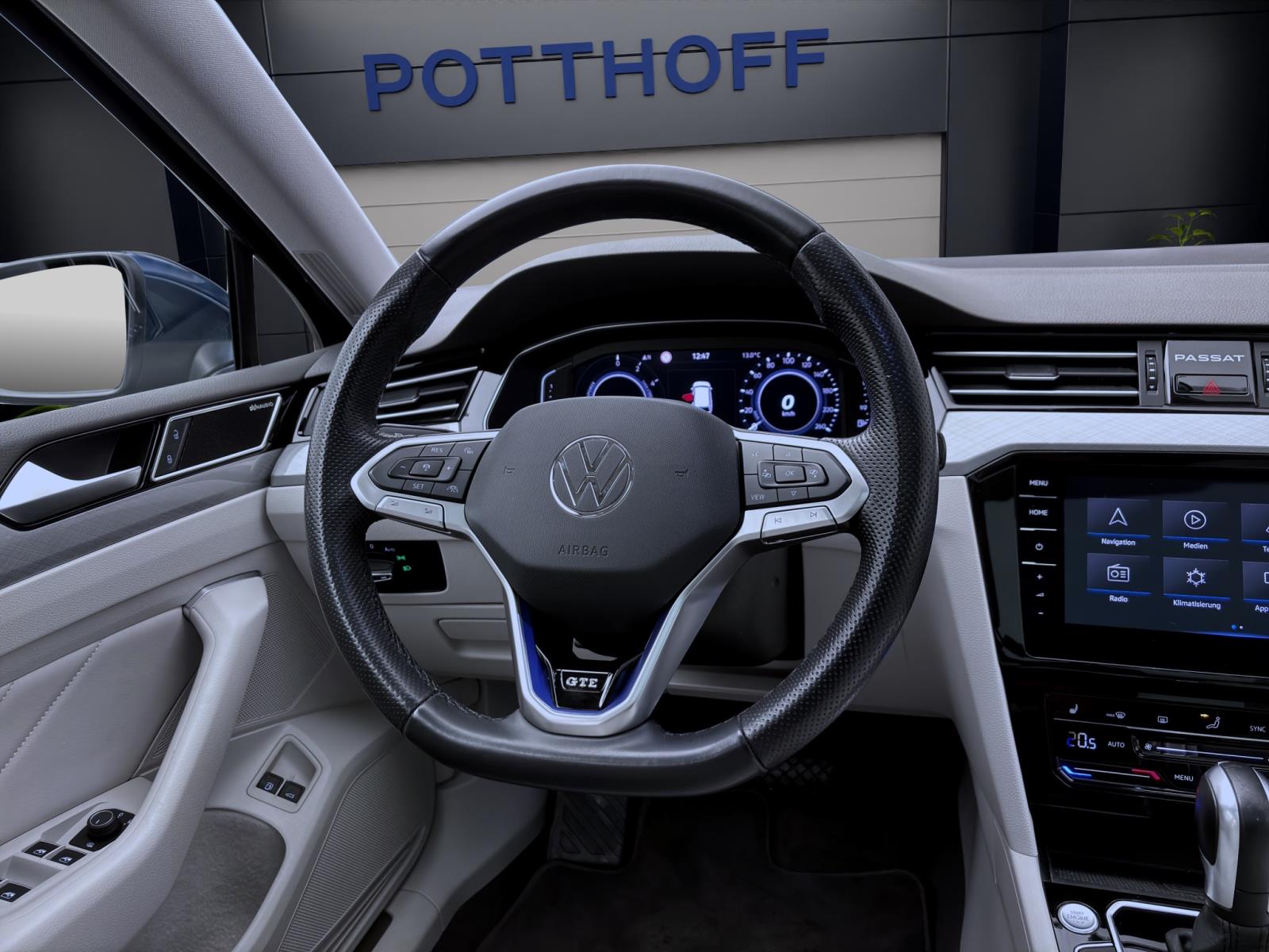 Bild 10: Volkswagen Passat Variant 1.4 TSI eHybrid DSG GTE PANO AHK 360° LED NAVI