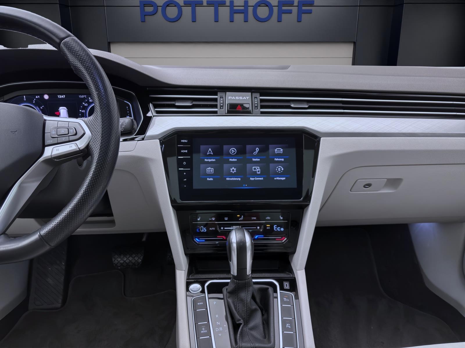 Bild 12: Volkswagen Passat Variant 1.4 TSI eHybrid DSG GTE PANO AHK 360° LED NAVI