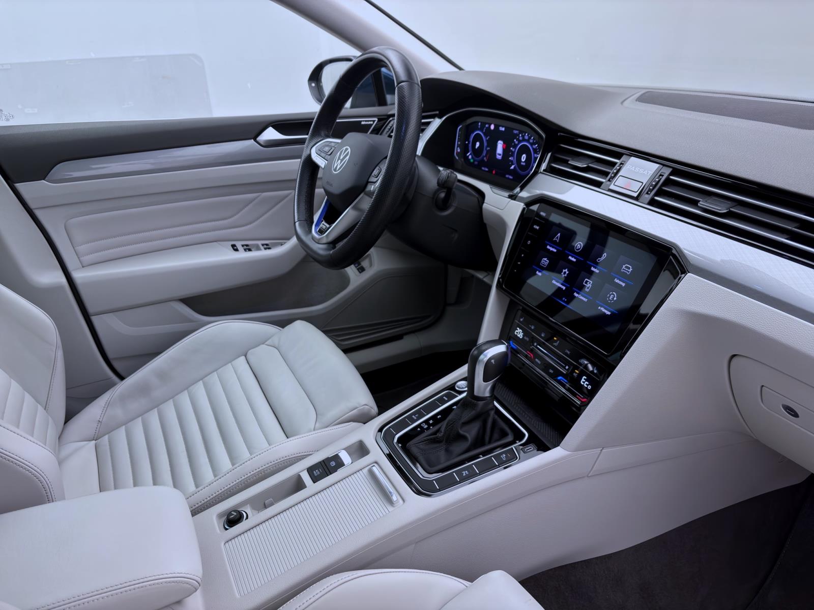 Bild 16: Volkswagen Passat Variant 1.4 TSI eHybrid DSG GTE PANO AHK 360° LED NAVI