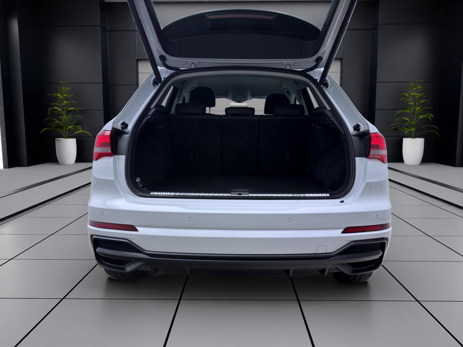 Bild 3: Audi Q3 35 TFSI S LINE STANDHZG SPORTSITZE SITZHZG