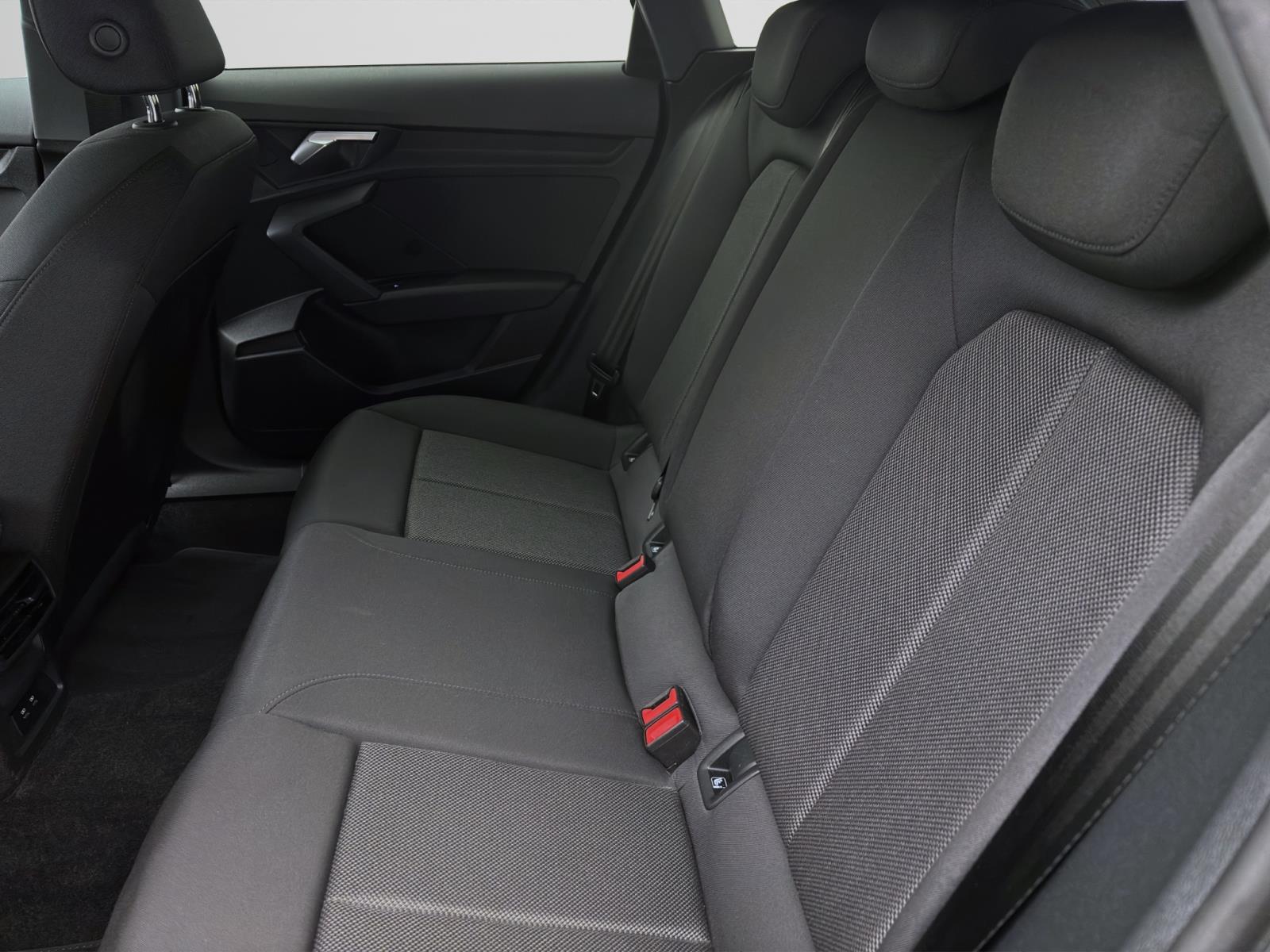 Bild 13: Audi A3 Sportback 35 TFSI ADVANCED AHK SHZG KLIMA LM17