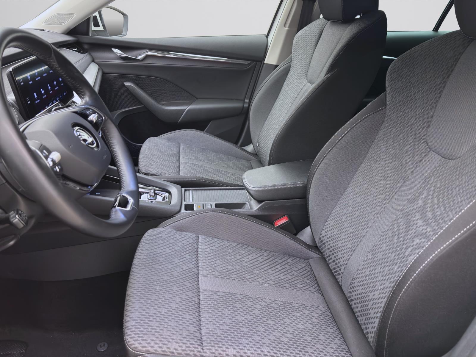 Bild 8: Skoda Octavia Combi 2.0 TDI DSG STYLE AHK NAVI ACC HuD