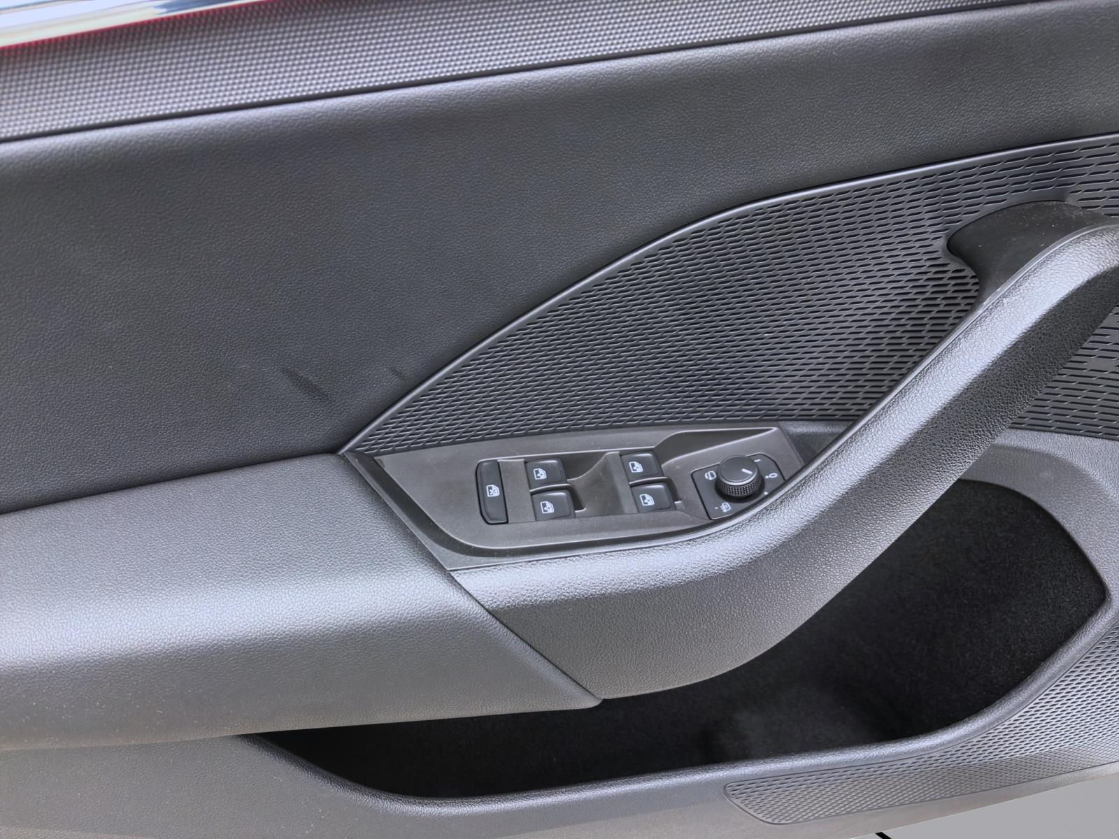 Bild 9: Skoda Octavia Combi 2.0 TDI DSG STYLE AHK NAVI ACC HuD