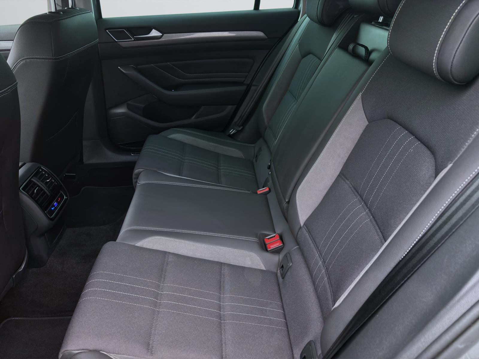 Bild 13: Volkswagen Passat Variant Alltrack 2.0 TDI DSG 4M STANDHZG AHK NAVI