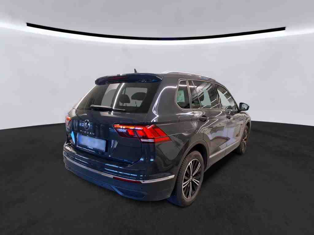 Bild 1: Volkswagen Tiguan 1.5 TSI DSG ACTIVE NAVI PDC LED SITZHZG