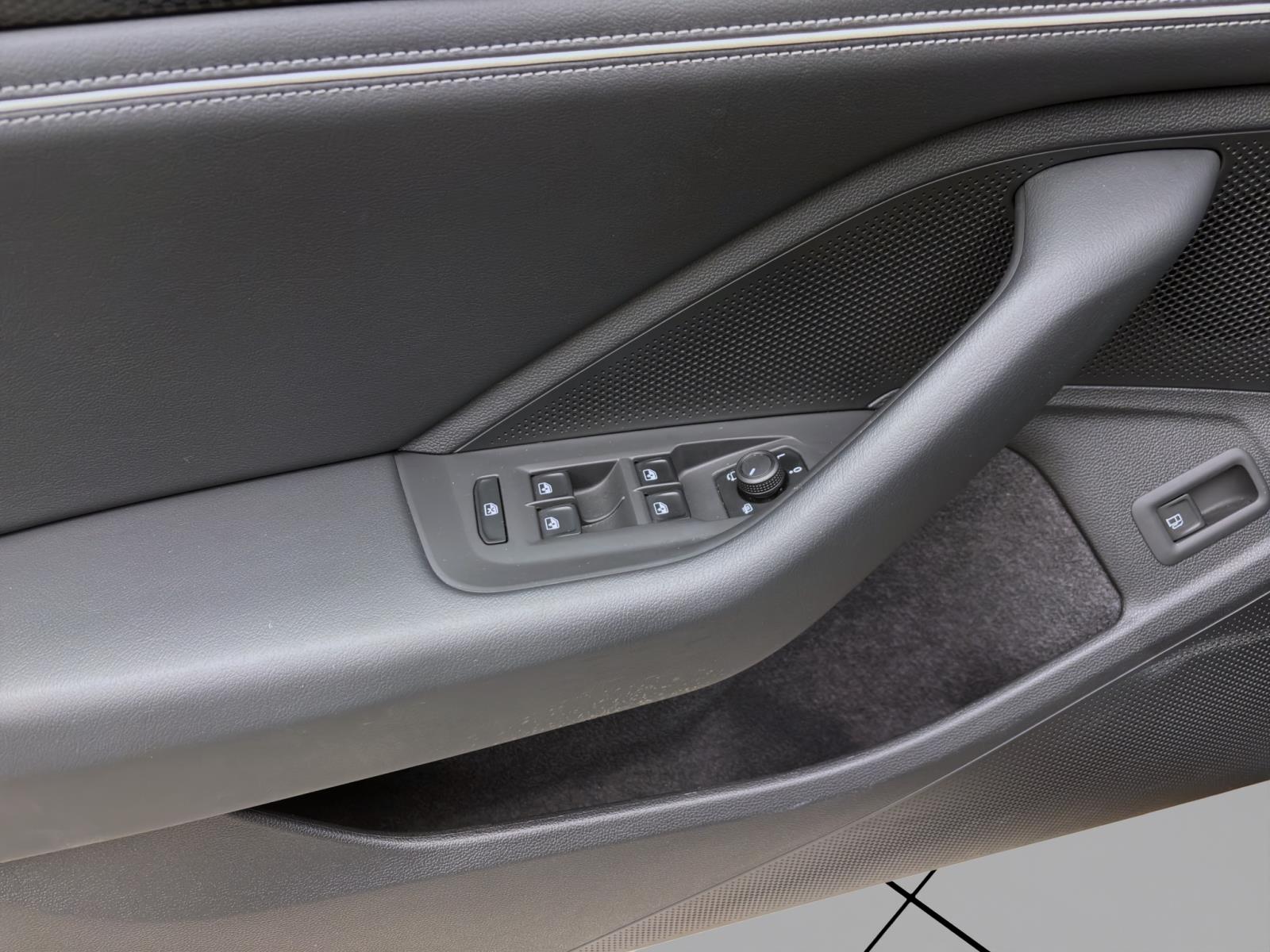 Bild 9: Volkswagen Passat Variant 1.5 TSI eHybrid DSG BUSINESS NAVI AHK KAMERA SHZG