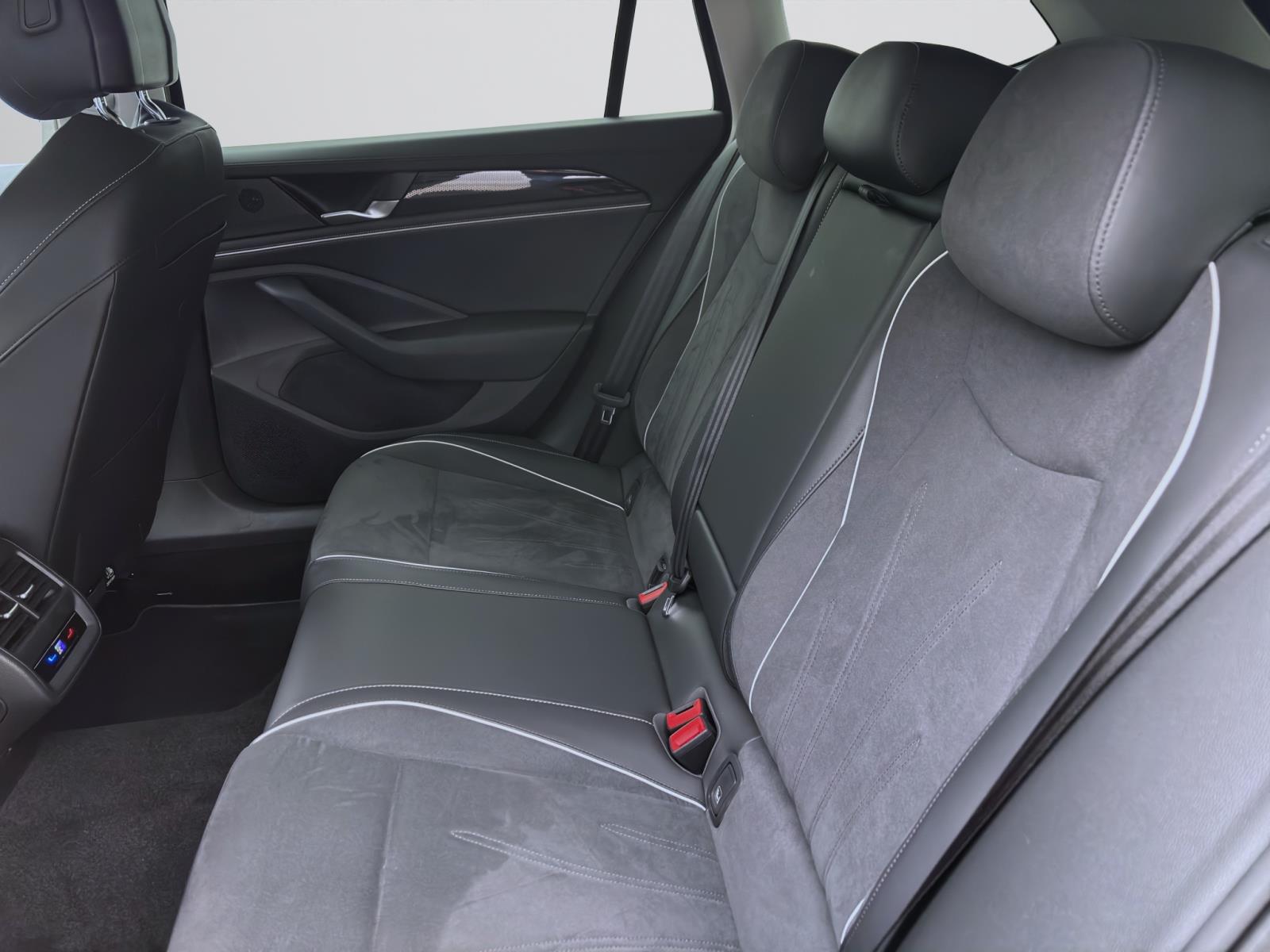 Bild 13: Volkswagen Passat Variant 1.5 TSI eHybrid DSG BUSINESS NAVI AHK KAMERA SHZG