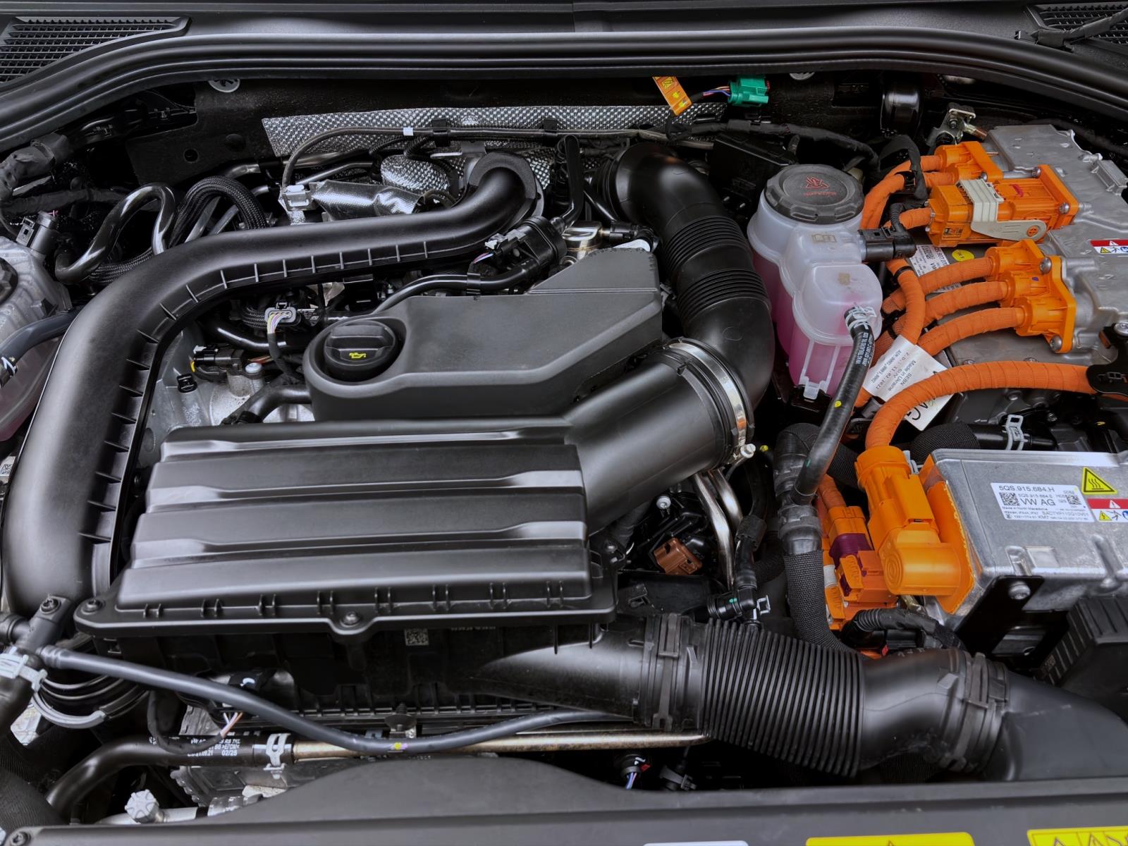 Bild 16: Volkswagen Passat Variant 1.5 TSI eHybrid DSG BUSINESS NAVI AHK KAMERA SHZG