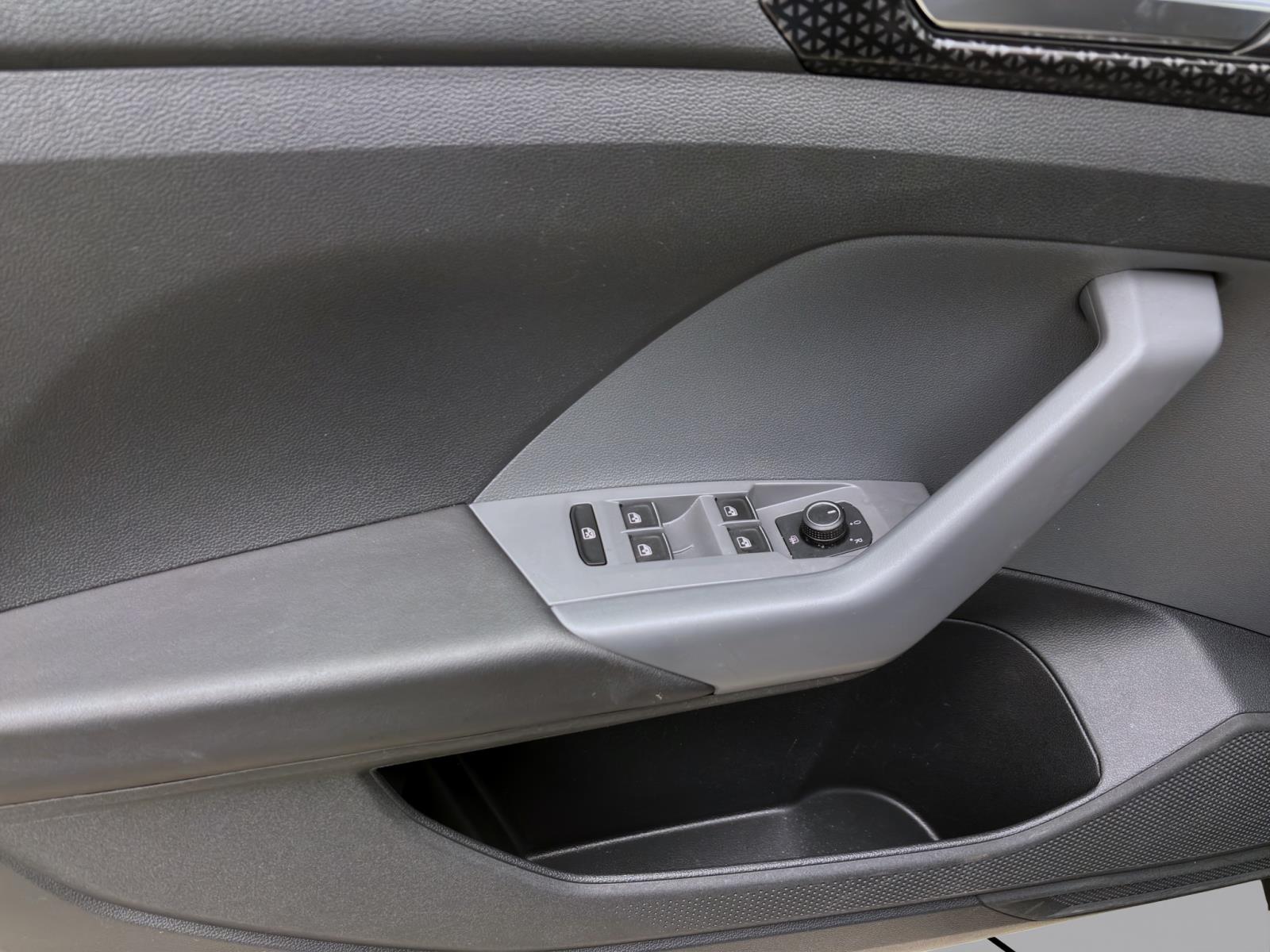 Bild 9: Volkswagen T-Cross 1.0 TSI DSG STYLE NAVI PDC LED SITZHZG