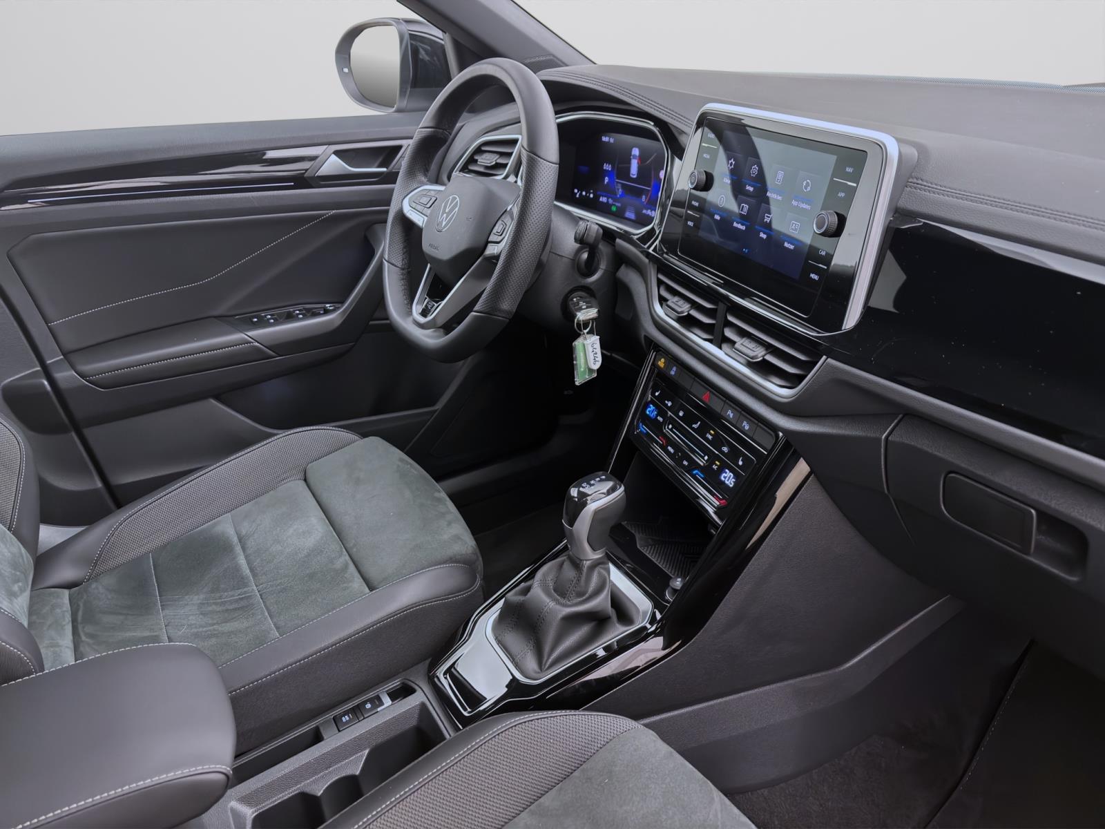 Bild 15: Volkswagen T-Roc 1.5 TSI DSG R-LINE AHK NAVI PDC SITZHZG