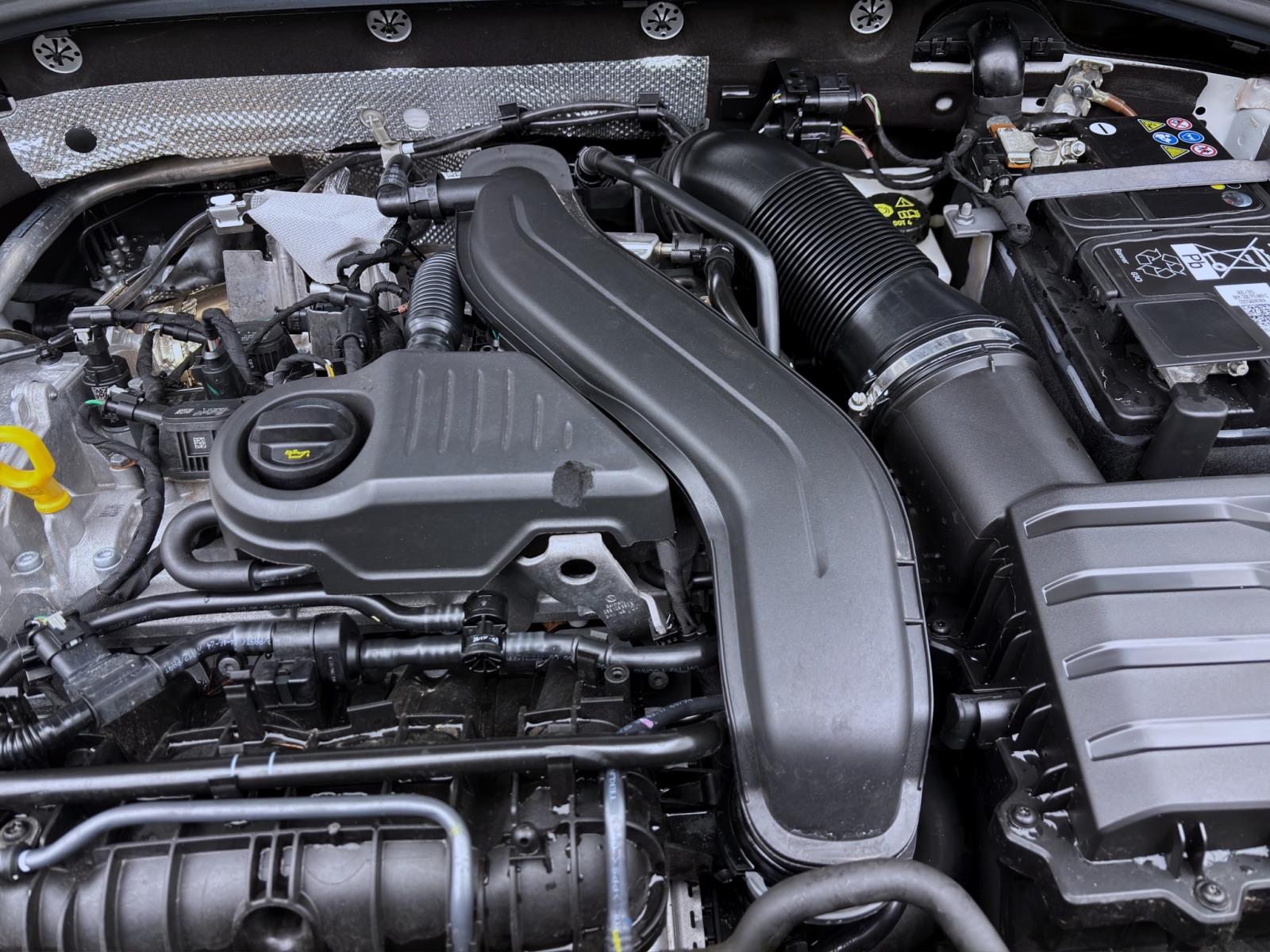 Bild 16: Volkswagen T-Roc 1.5 TSI DSG R-LINE AHK NAVI PDC SITZHZG