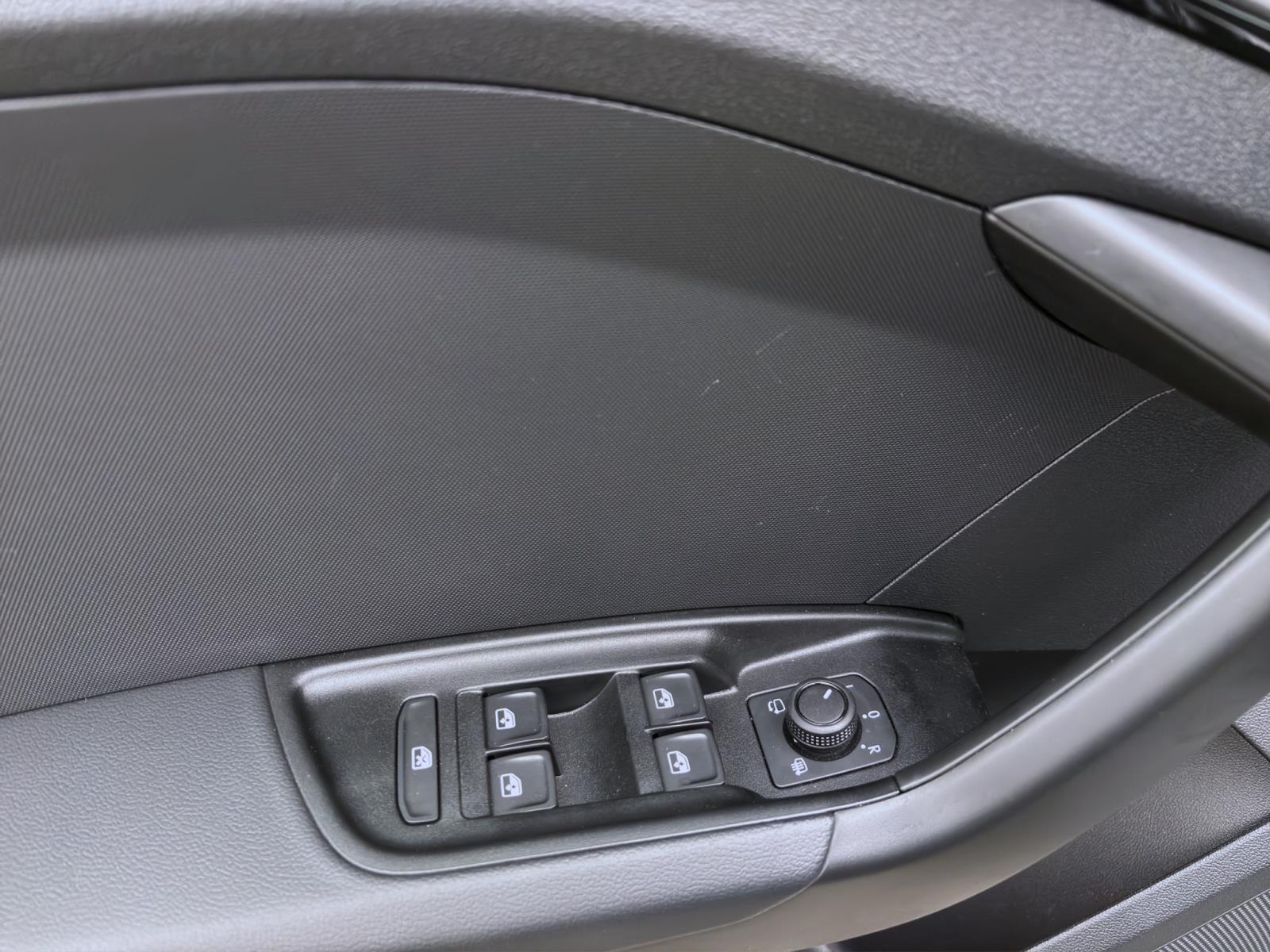 Bild 9: Audi A1 Sportback 30 TFSI ADVANCED PDC SITZHZG KLIMA VIRTUAL