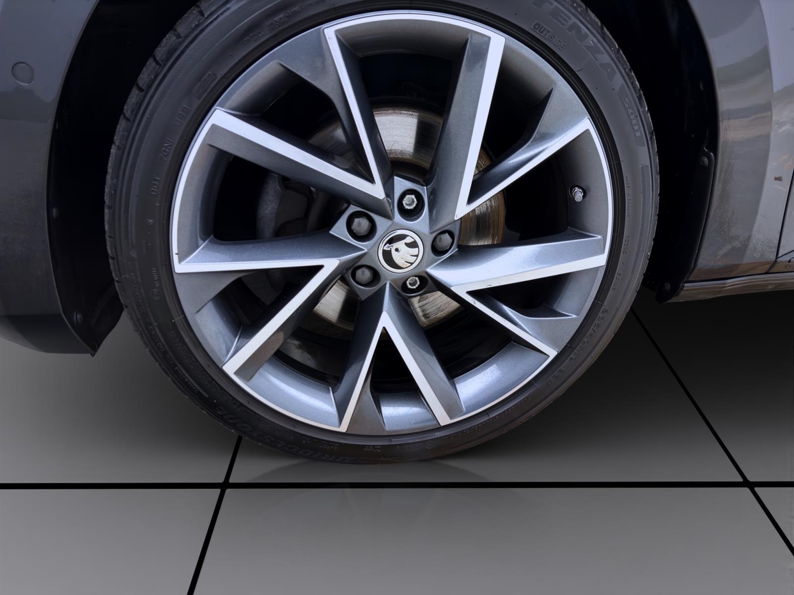 Bild 7: Skoda Superb Combi 2.0 TDI DSG SPORTLINE PANO MATRIX AHK KAMERA