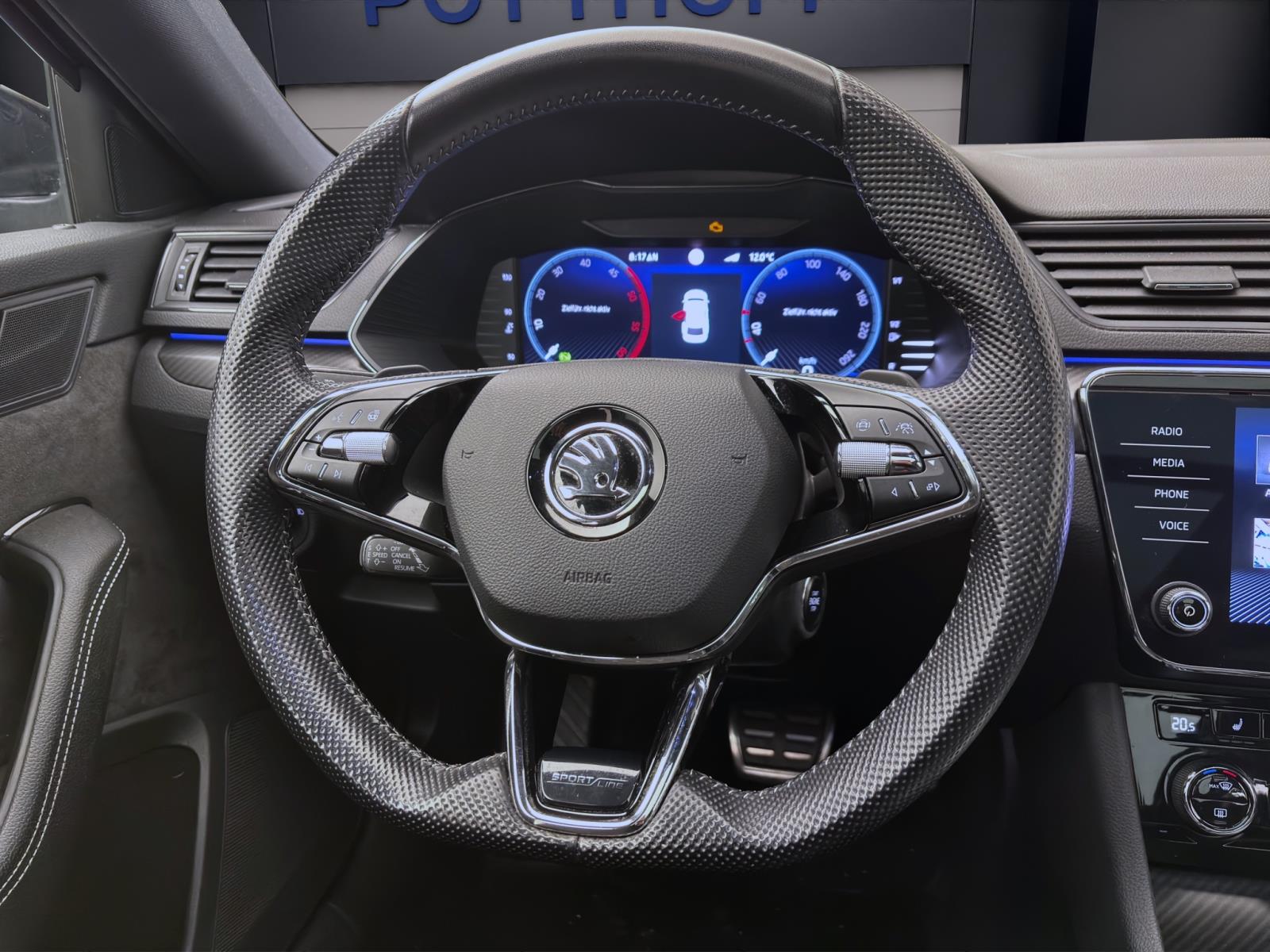 Bild 10: Skoda Superb Combi 2.0 TDI DSG SPORTLINE PANO MATRIX AHK KAMERA