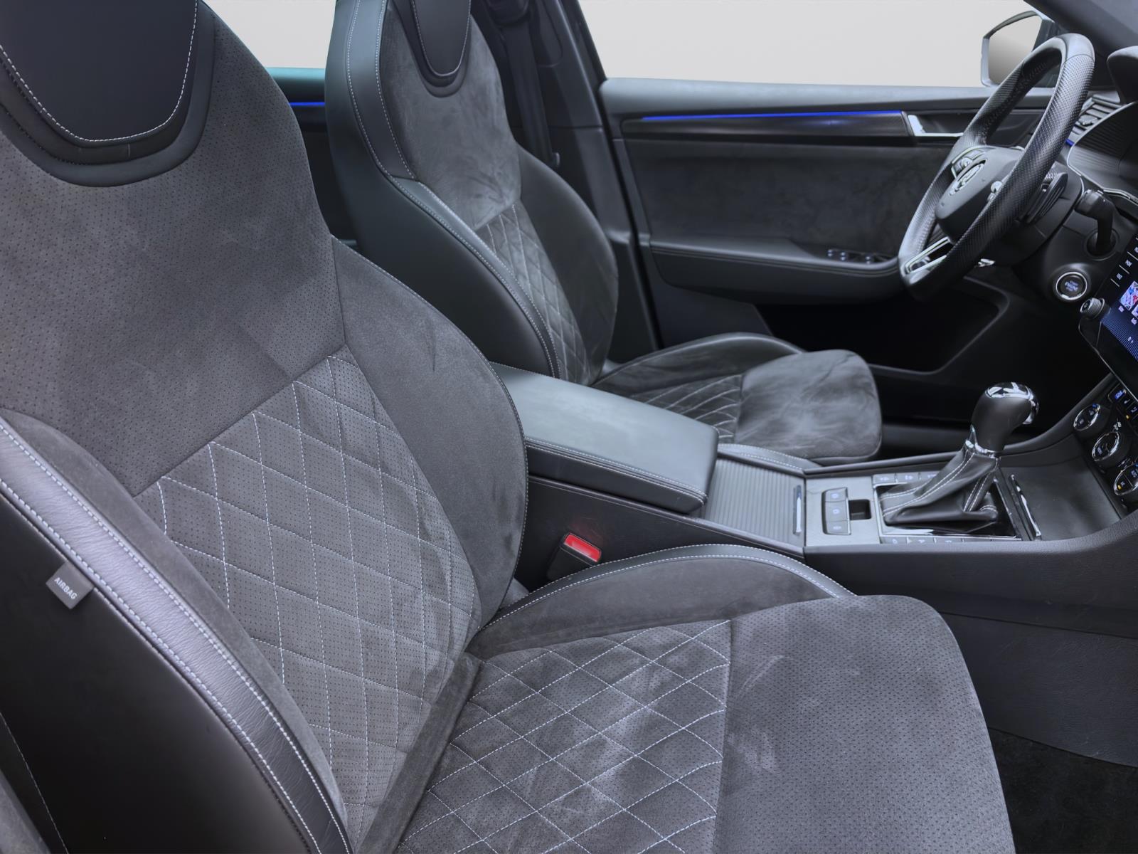 Bild 14: Skoda Superb Combi 2.0 TDI DSG SPORTLINE PANO MATRIX AHK KAMERA