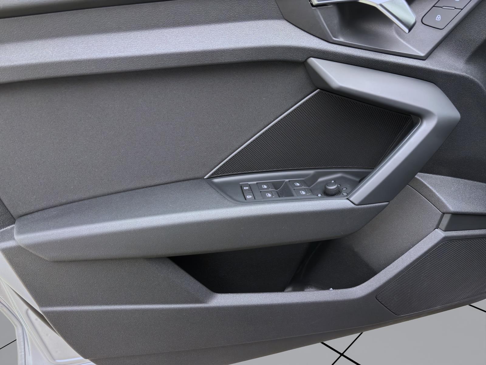 Bild 9: Audi A3 Sportback 35 TFSI ADVANCED AHK PDC SITZHZG KLIMA