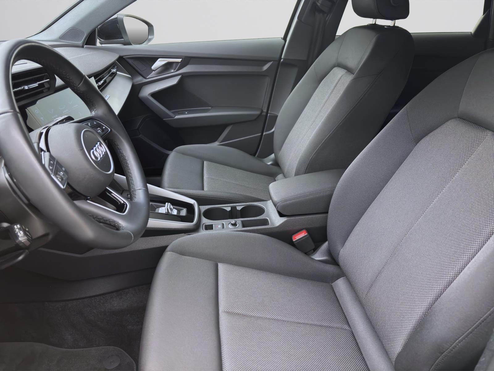 Bild 8: Audi A3 Sportback 35 TFSI ADVANCED PDC SITZHZG KLIMA AHK