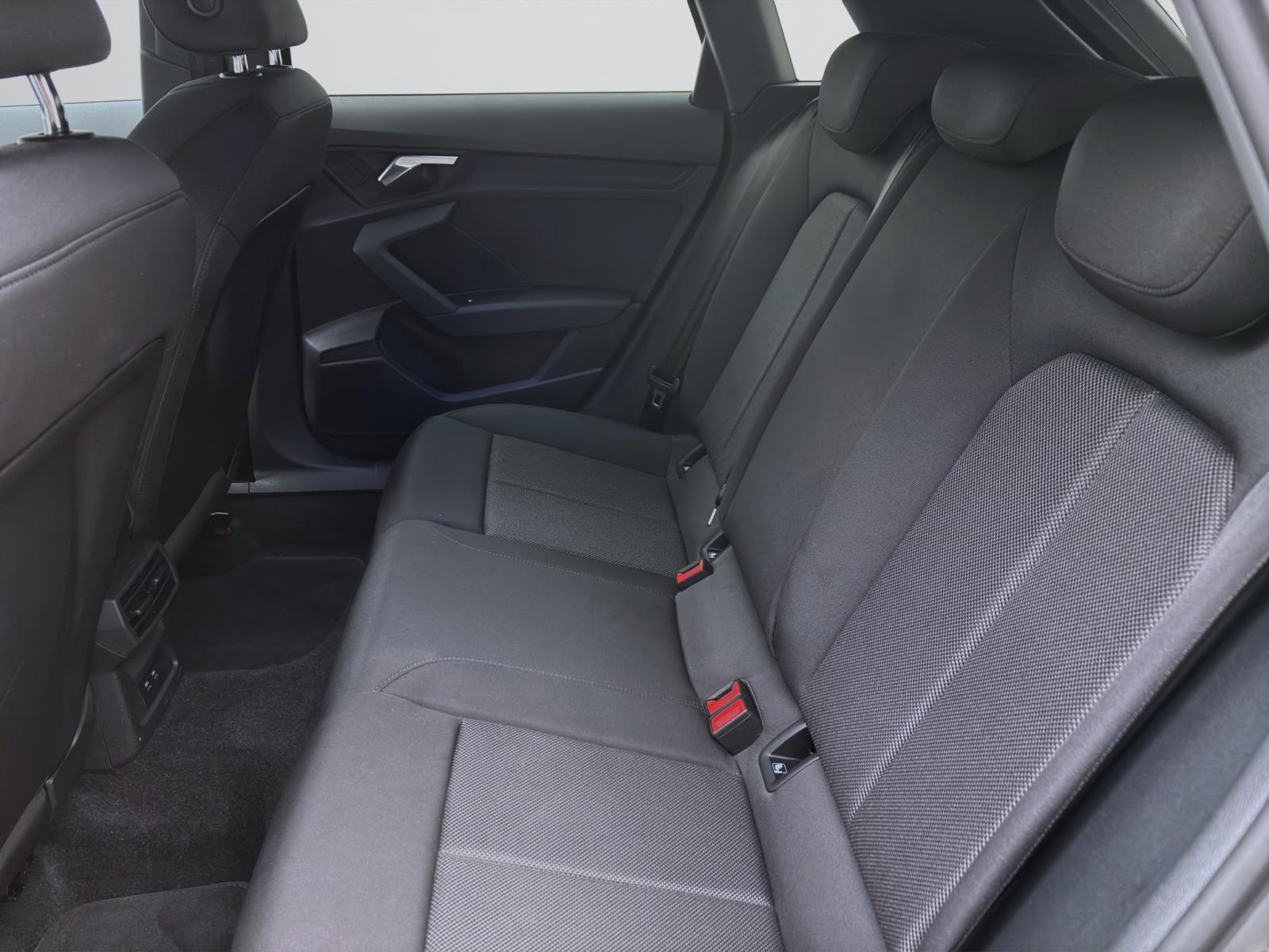 Bild 13: Audi A3 Sportback 35 TFSI ADVANCED PDC SITZHZG KLIMA AHK