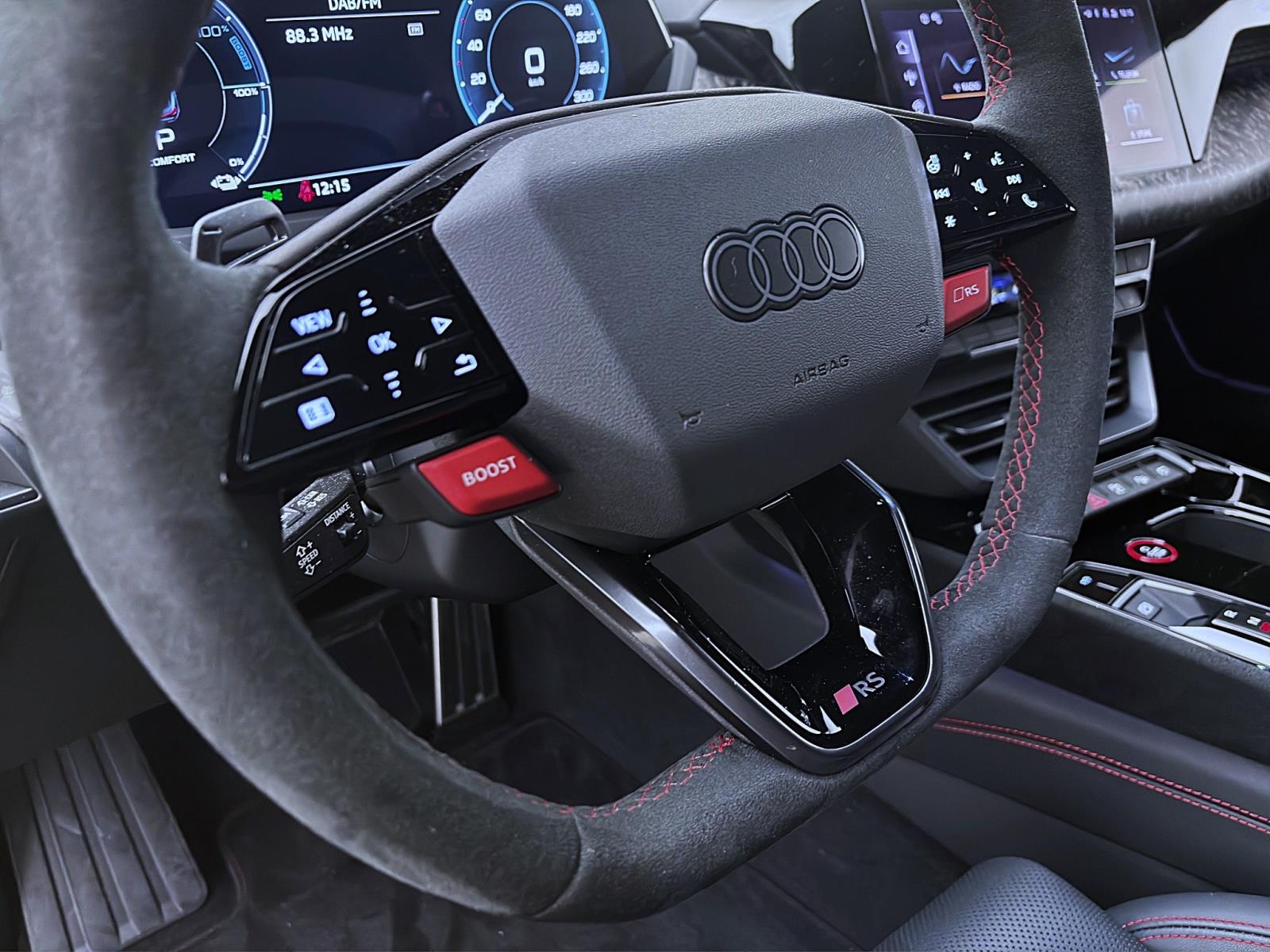 Bild 10: Audi RS e-tron GT Q PERFORMANCE HuD LM21 NAVI+ LEDER