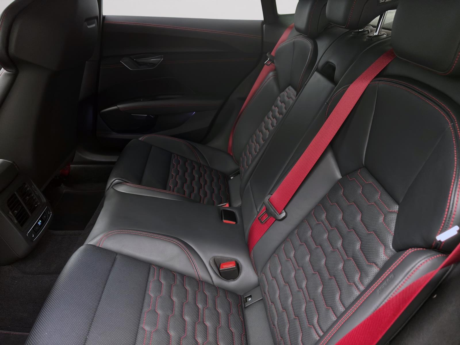 Bild 13: Audi RS e-tron GT Q PERFORMANCE HuD LM21 NAVI+ LEDER