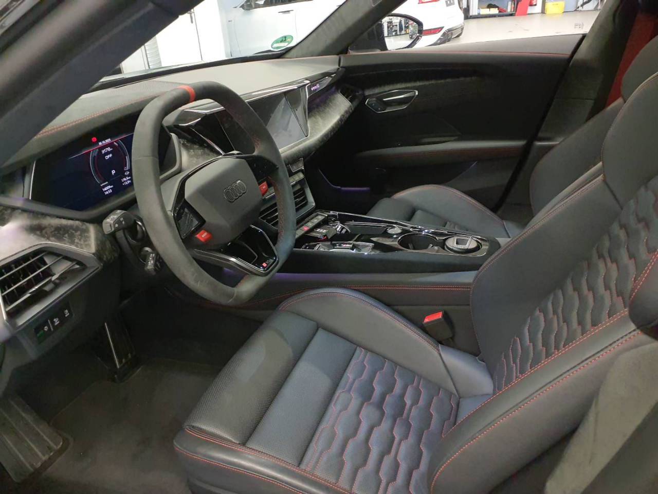 Bild 2: Audi RS e-tron GT Q PERFORMANCE B&O HuD LM21 CARBON