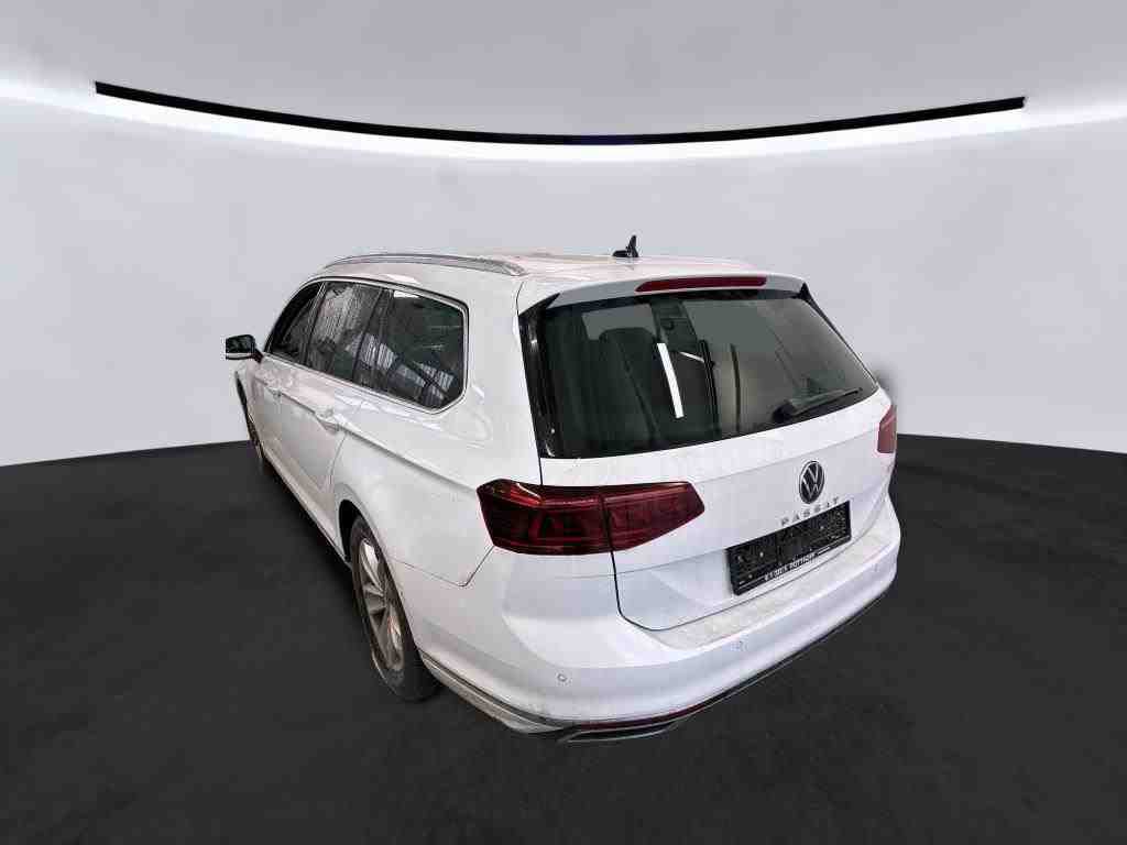 Bild 1: Volkswagen Passat Variant 2.0 TDI DSG R-LINE STANDHZG AHK IQ.LIGHT
