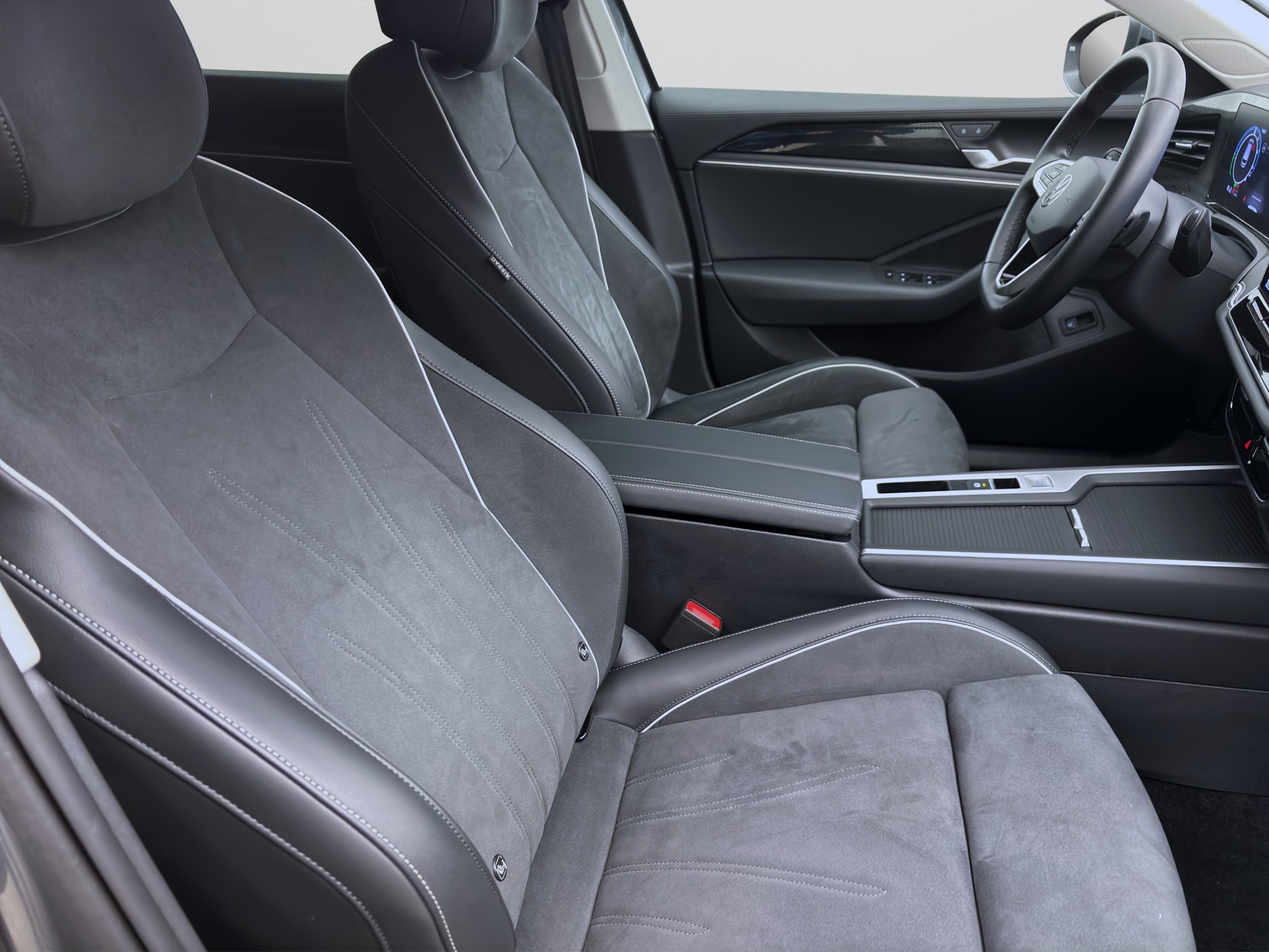 Bild 14: Volkswagen Passat Variant 1.5 TSI eHybrid DSG BUSINESS AHK NAVI KAMERA SITZHZG