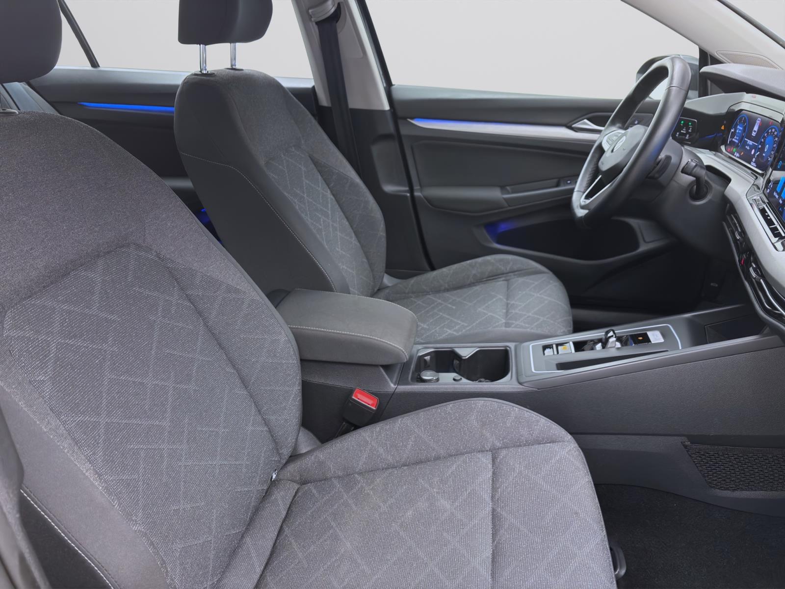 Bild 15: Volkswagen Golf Variant 2.0 TDI DSG LIFE NAVI PDC SITZHZG LED