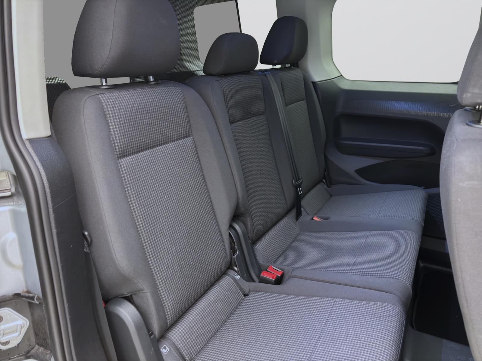 Bild 13: Volkswagen Caddy 1.5 TSI KOMBI PDC KLIMA MFL DAB+