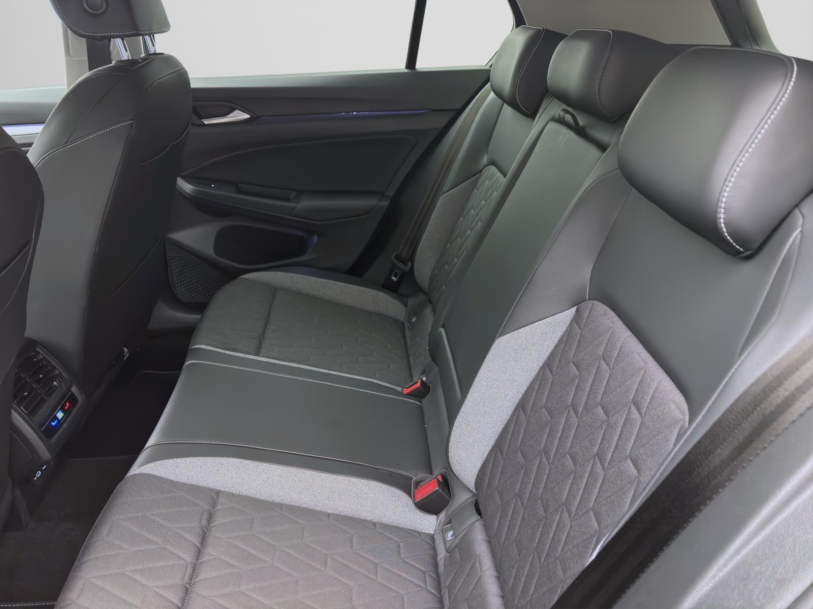 Bild 14: Volkswagen Golf 1.5 TSI GOAL AHK NAVI PDC LED+ SITZHZG