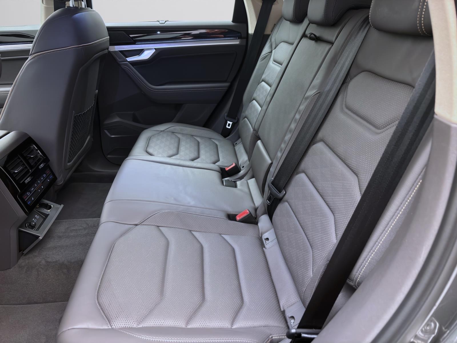 Bild 13: Volkswagen Touareg 3.0 TSI Tiptronic 4M ELEGANCE STANDHZG AHK NAVI