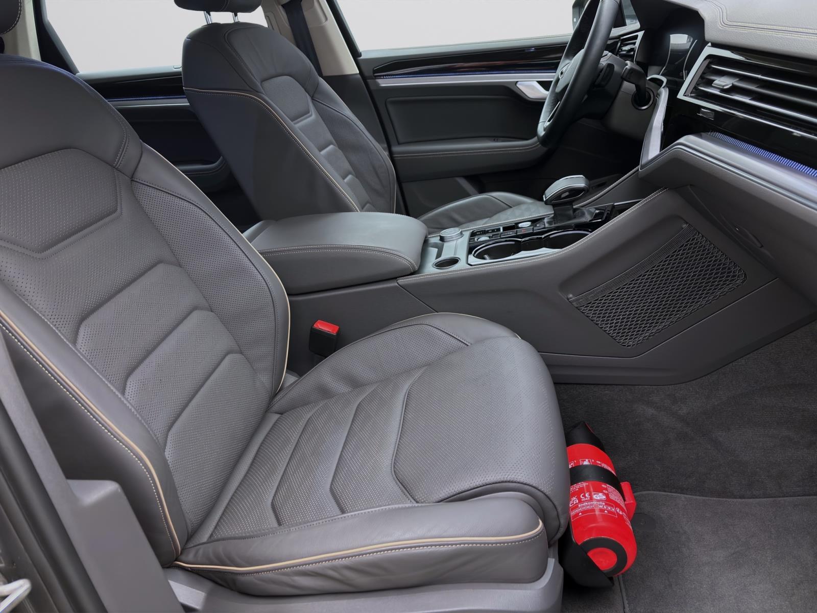 Bild 14: Volkswagen Touareg 3.0 TSI Tiptronic 4M ELEGANCE STANDHZG AHK NAVI