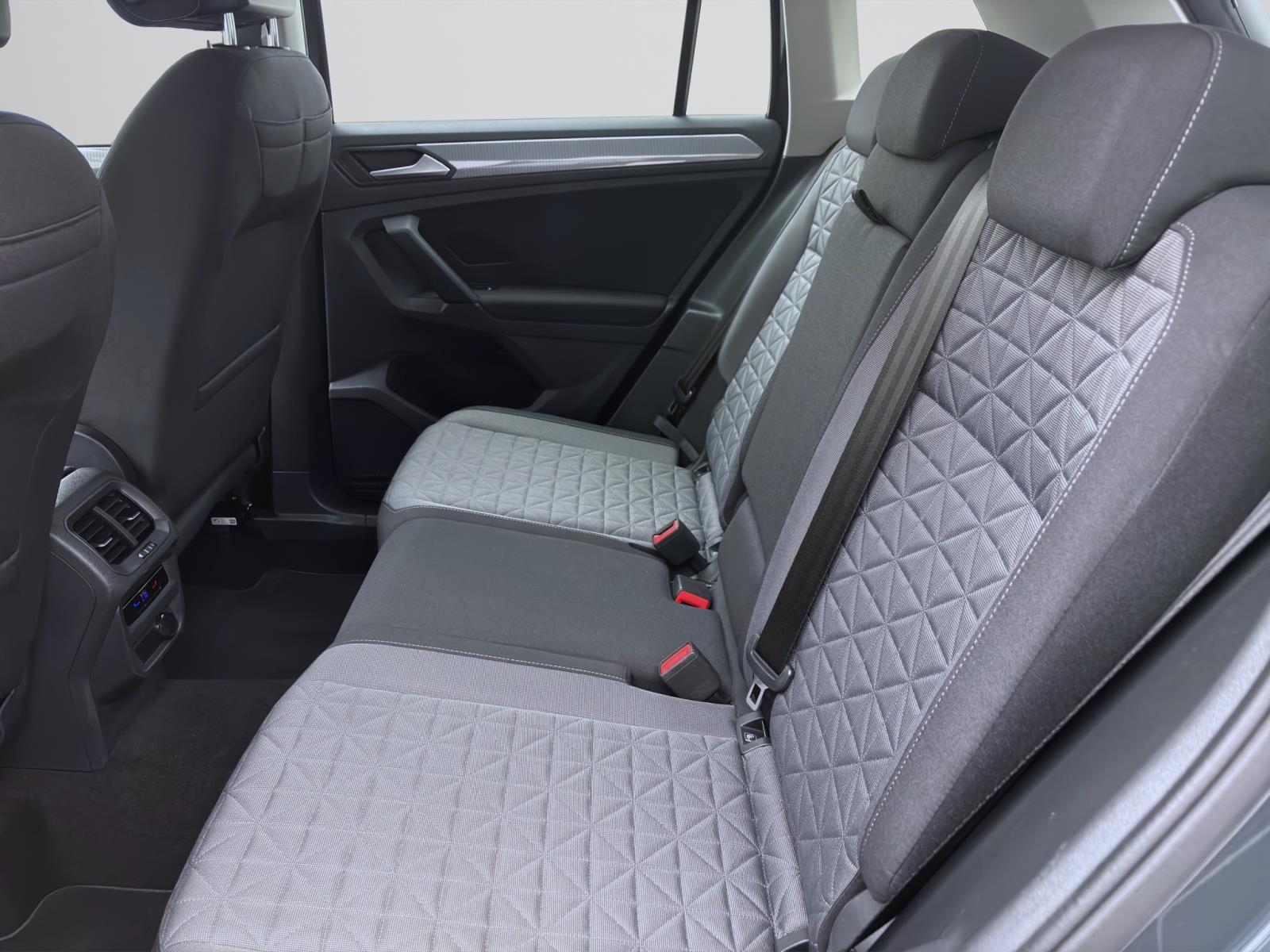 Bild 14: Volkswagen Tiguan 2.0 TDI DSG 4M LIFE AHK PDC NAVI SITZHZG