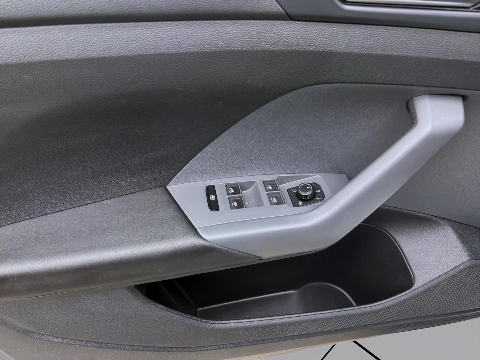 Bild 9: Volkswagen T-Cross 1.0 TSI DSG STYLE NAVI PDC SITZHZG KLIMA