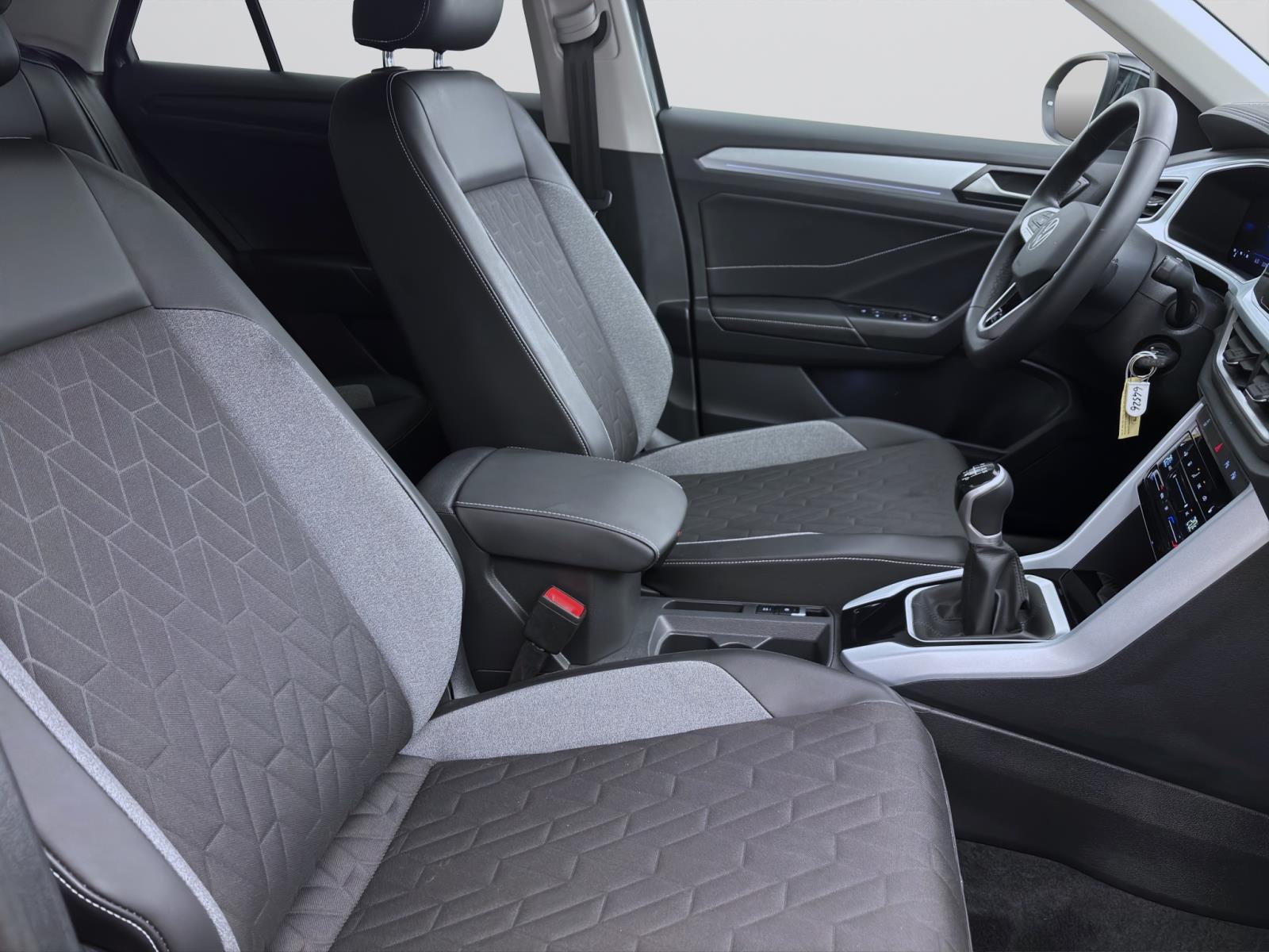 Bild 14: Volkswagen T-Roc 1.0 TSI GOAL NAVI PDC SITZHZG KLIMA