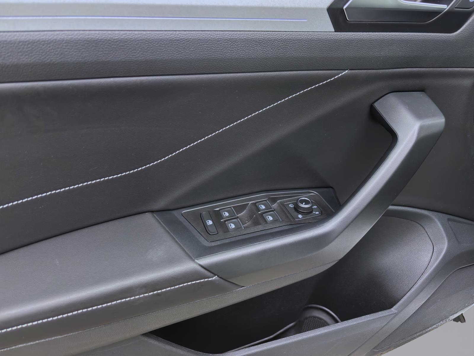 Bild 9: Volkswagen T-Roc 1.0 TSI GOAL NAVI PDC SITZHZG KLIMA