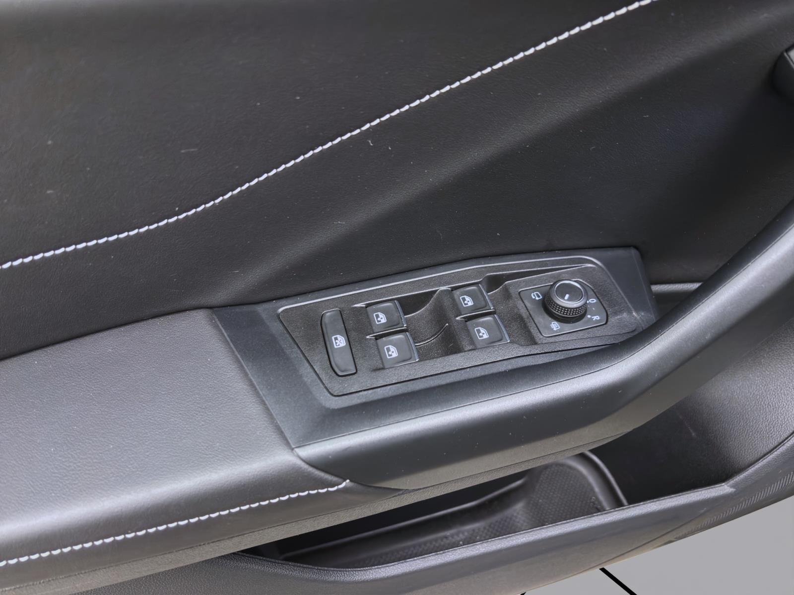 Bild 9: Volkswagen T-Roc 1.0 TSI GOAL NAVI PDC LED SITZHZG