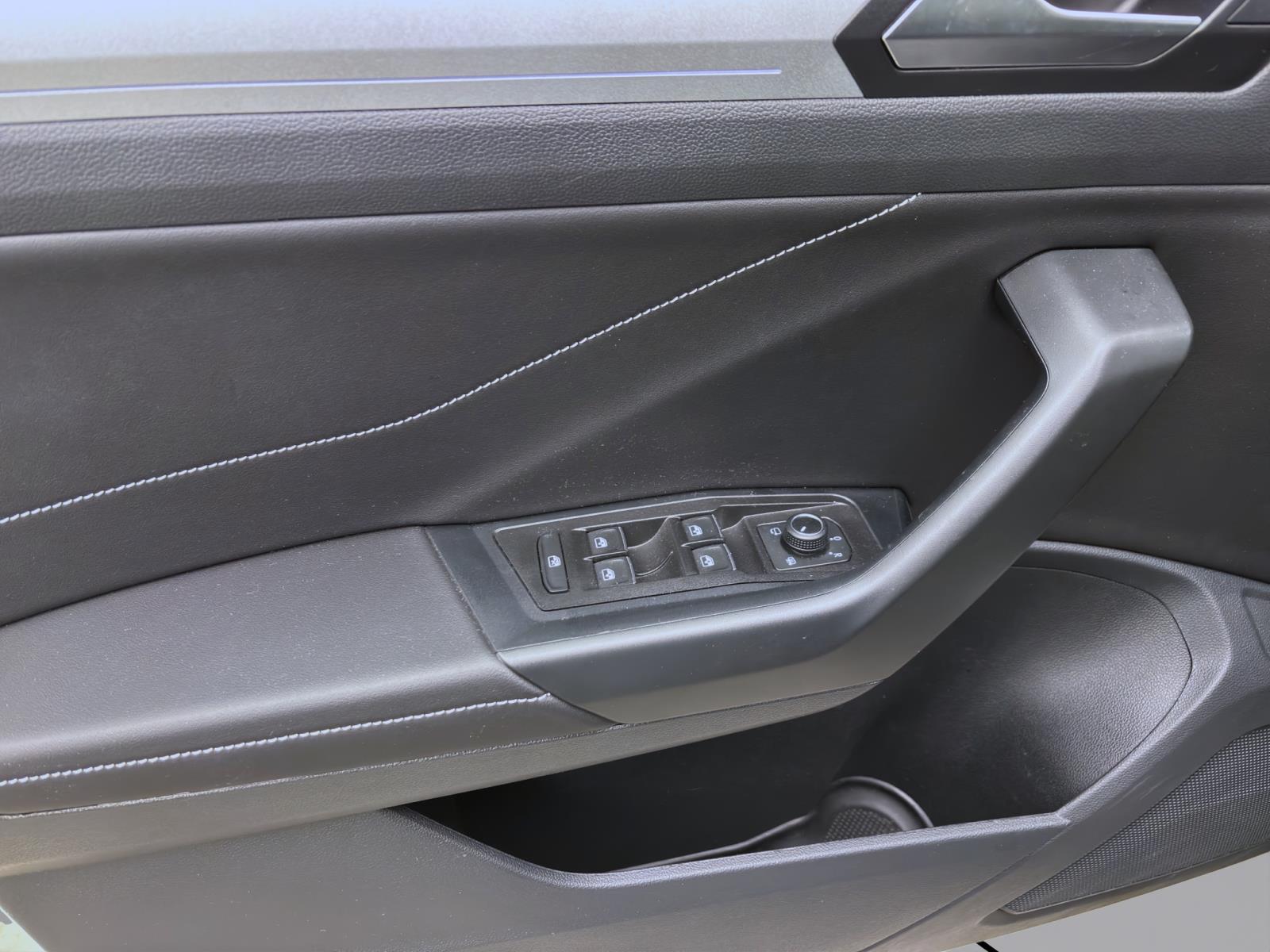 Bild 9: Volkswagen T-Roc 1.0 TSI GOAL NAVI PDC SITZHZG KLIMA