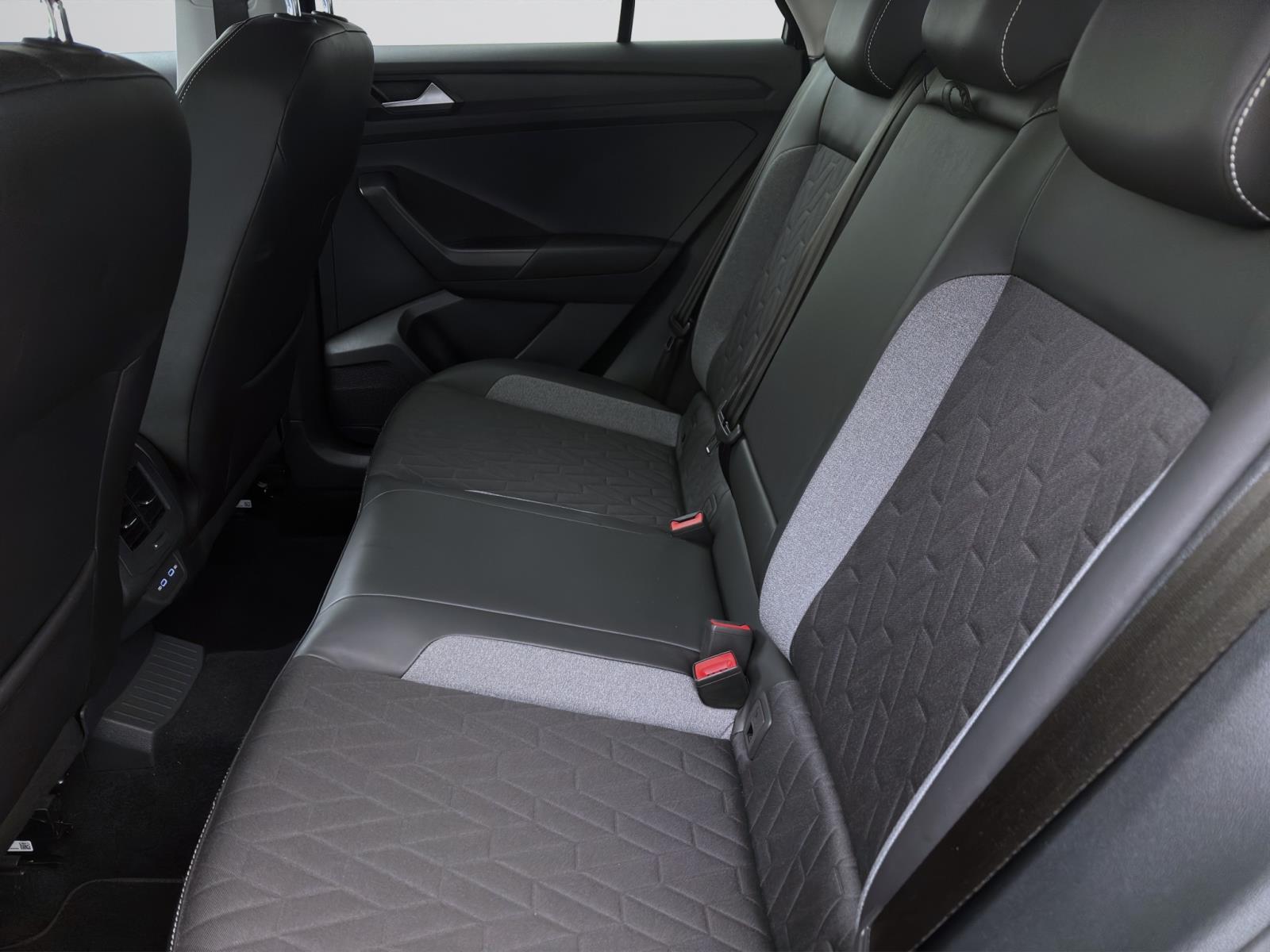 Bild 14: Volkswagen T-Roc 1.0 TSI GOAL NAVI PDC SITZHZG KLIMA