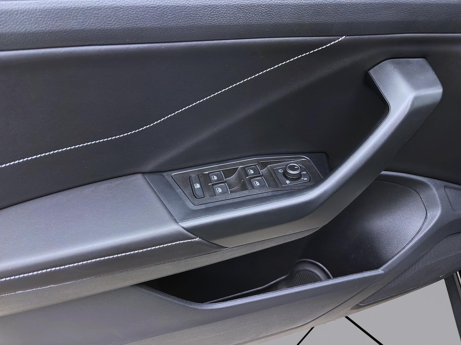 Bild 9: Volkswagen T-Roc 1.0 TSI GOAL NAVI PDC SITZHZG KLIMA