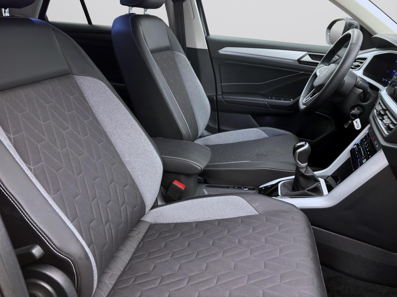 Bild 15: Volkswagen T-Roc 1.0 TSI GOAL NAVI PDC SITZHZG KLIMA