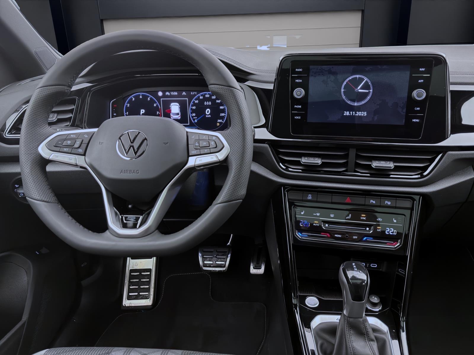 Bild 11: Volkswagen T-Roc 2.0 TSI DSG 4M R-LINE KLIMA PANO AHK ACC