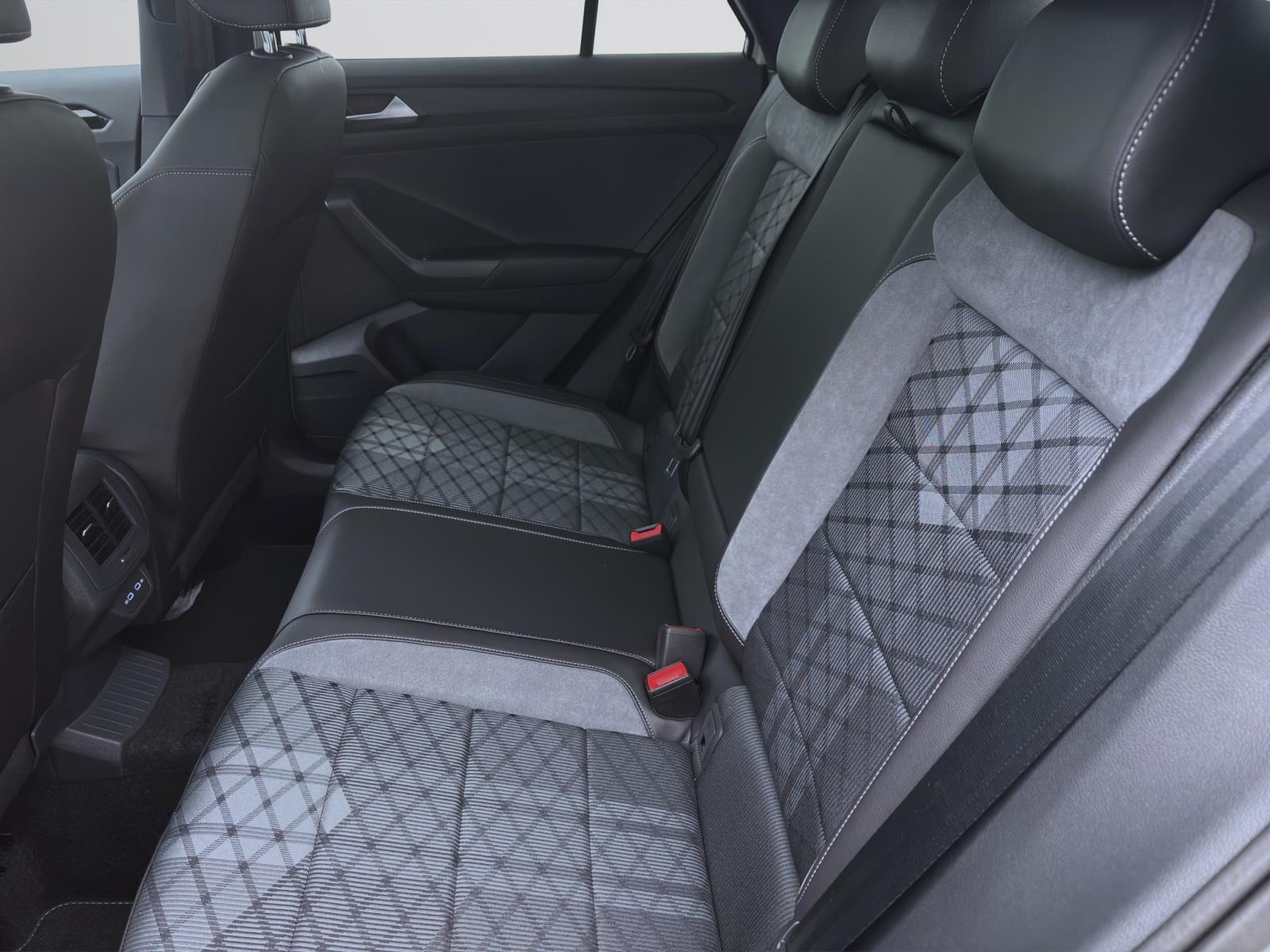 Bild 13: Volkswagen T-Roc 2.0 TSI DSG 4M R-LINE KLIMA PANO AHK ACC