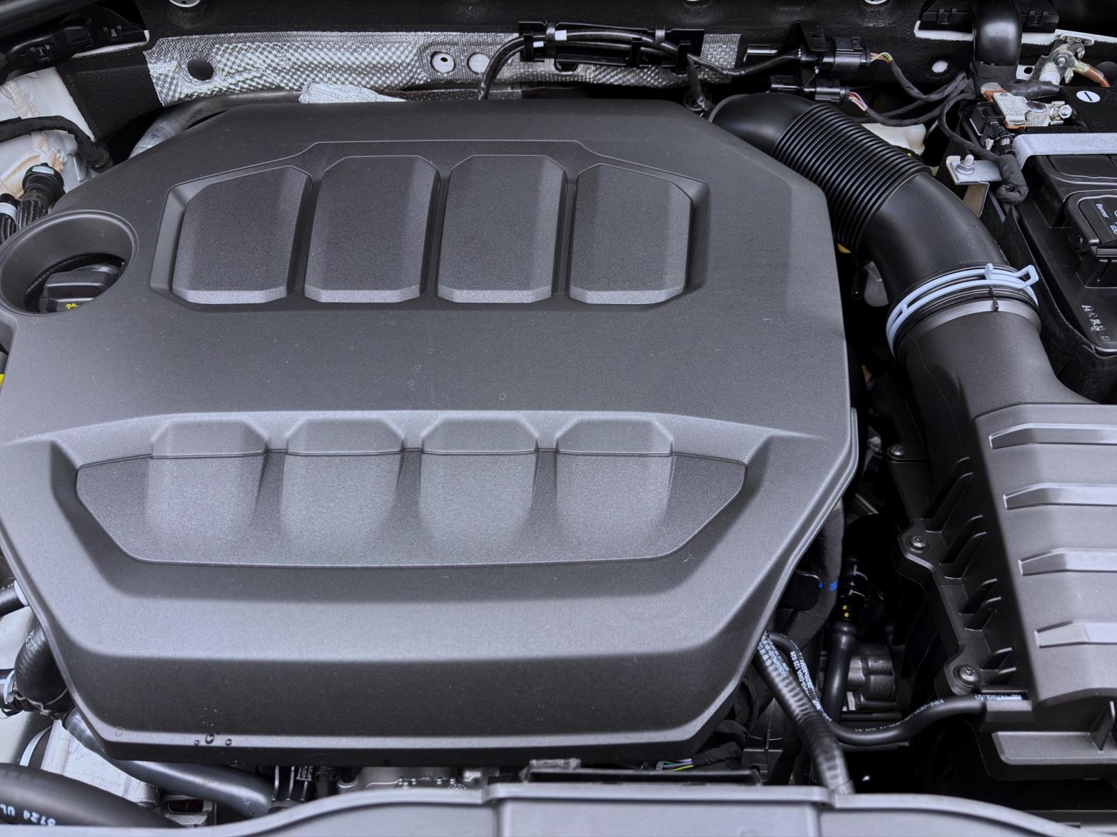 Bild 16: Volkswagen T-Roc 2.0 TSI DSG 4M R-LINE KLIMA PANO AHK ACC