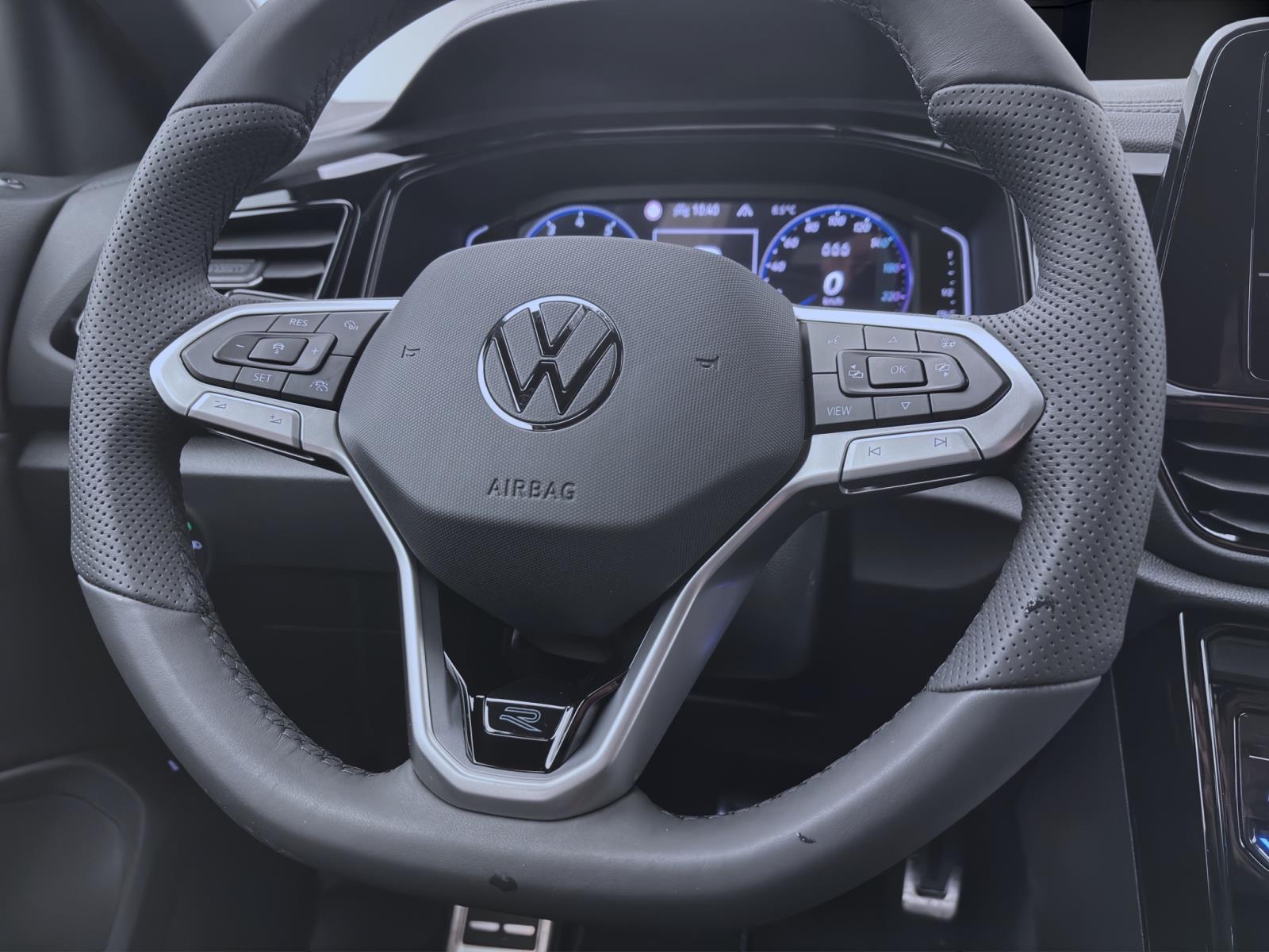 Bild 10: Volkswagen T-Roc 2.0 TSI DSG 4M R-LINE KLIMA PANO AHK ACC