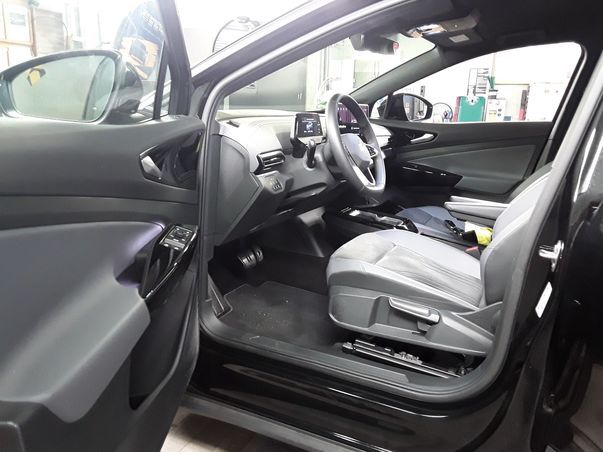 Bild 2: Volkswagen ID.4 PURE PERFORMANCE NAVI IQ.LIGHT PDC SITZHZG LM19