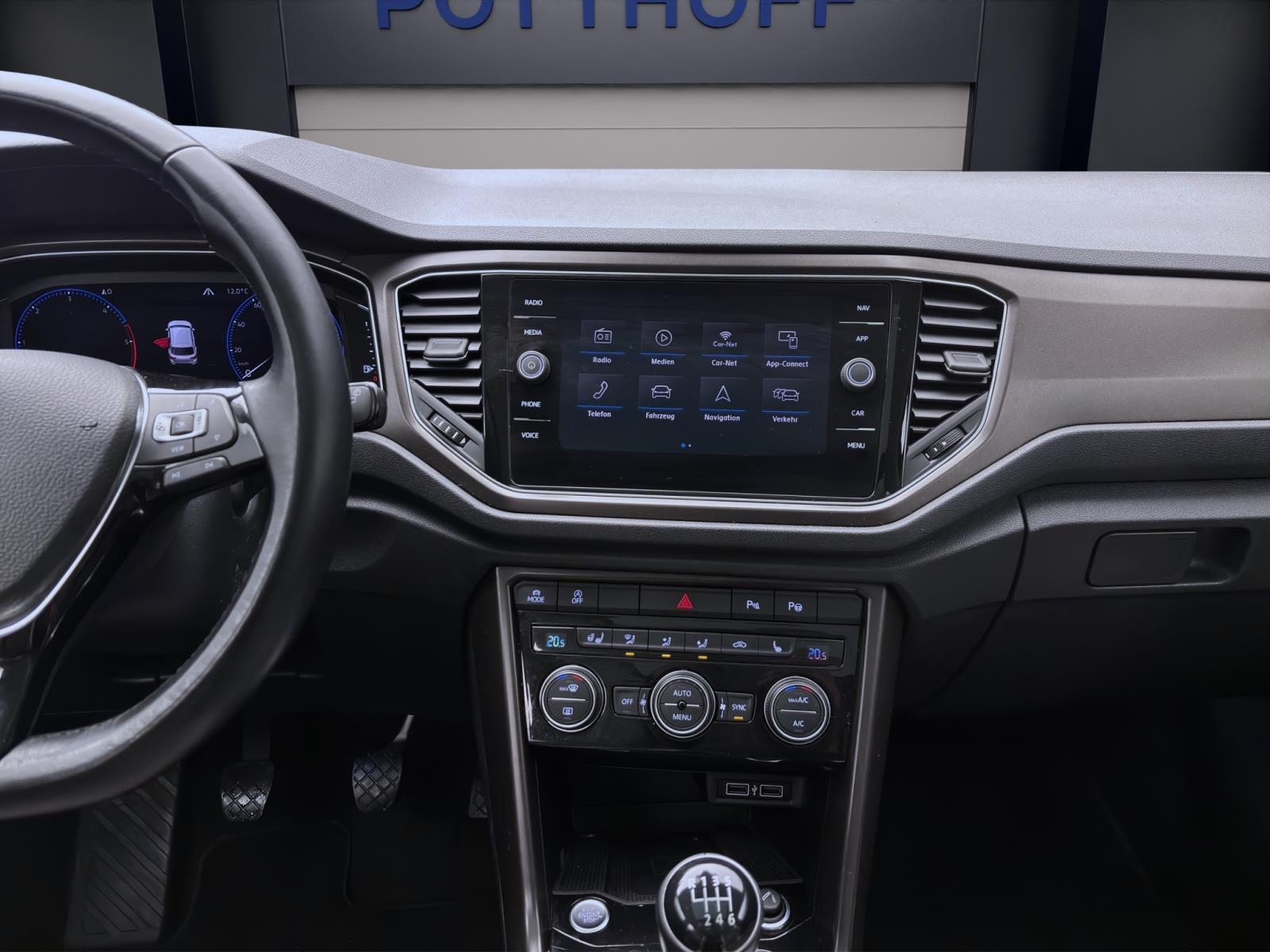 Bild 12: Volkswagen T-Roc 1.6 TDI STYLE R-LINE AHK ACC NAVI LED PANO